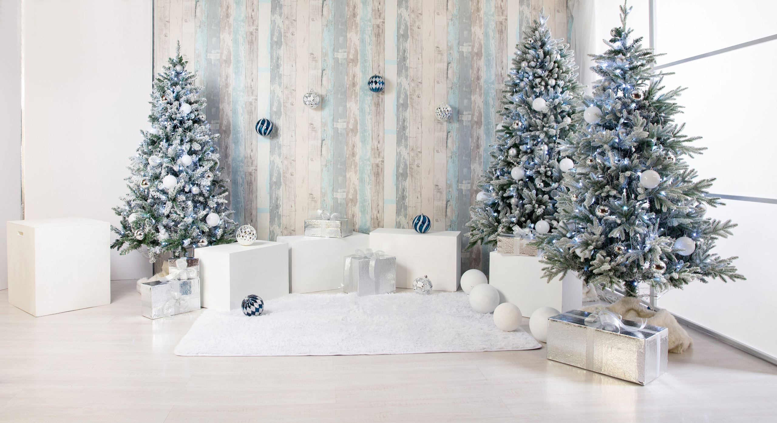 Новогодние локации. Фотостудия Алматы. Семейная и детская фотостудия Family studio.Фотограф Алматы