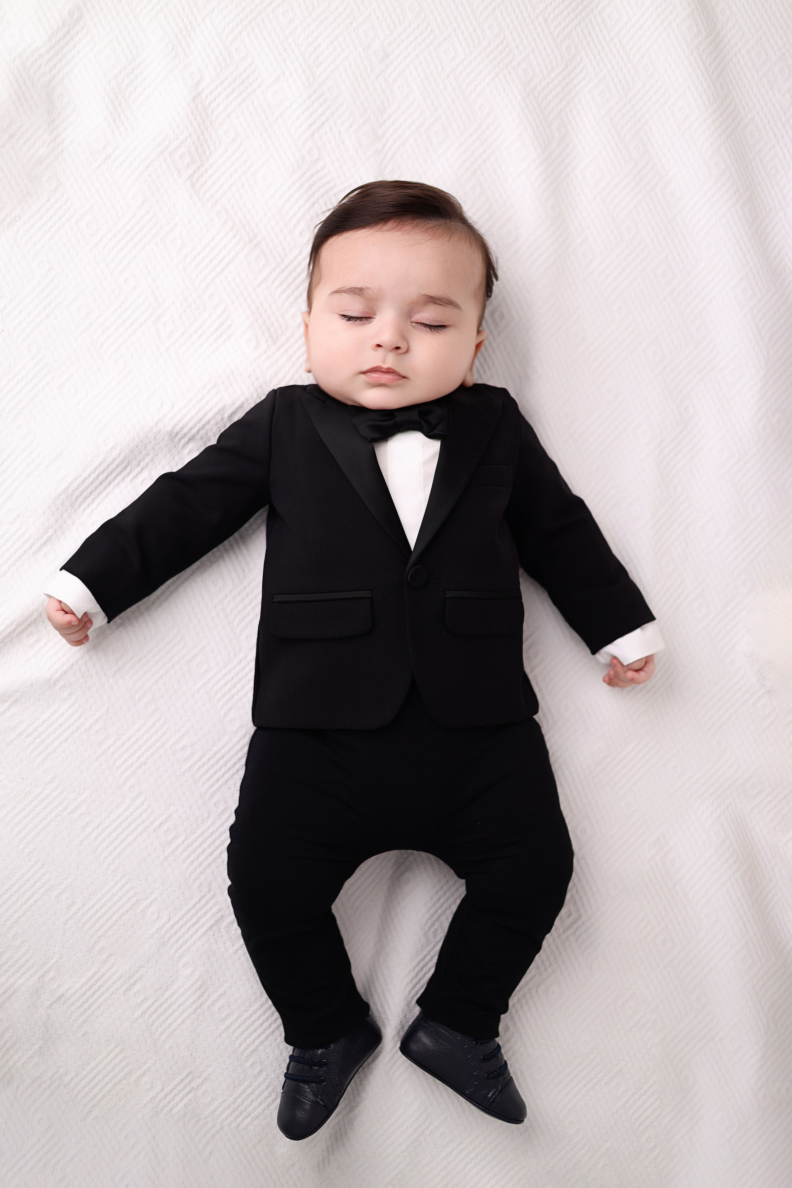 Азнавуру 6 месяцев. Фотограф новорожденных Москва. Ньюборн фотограф Москва