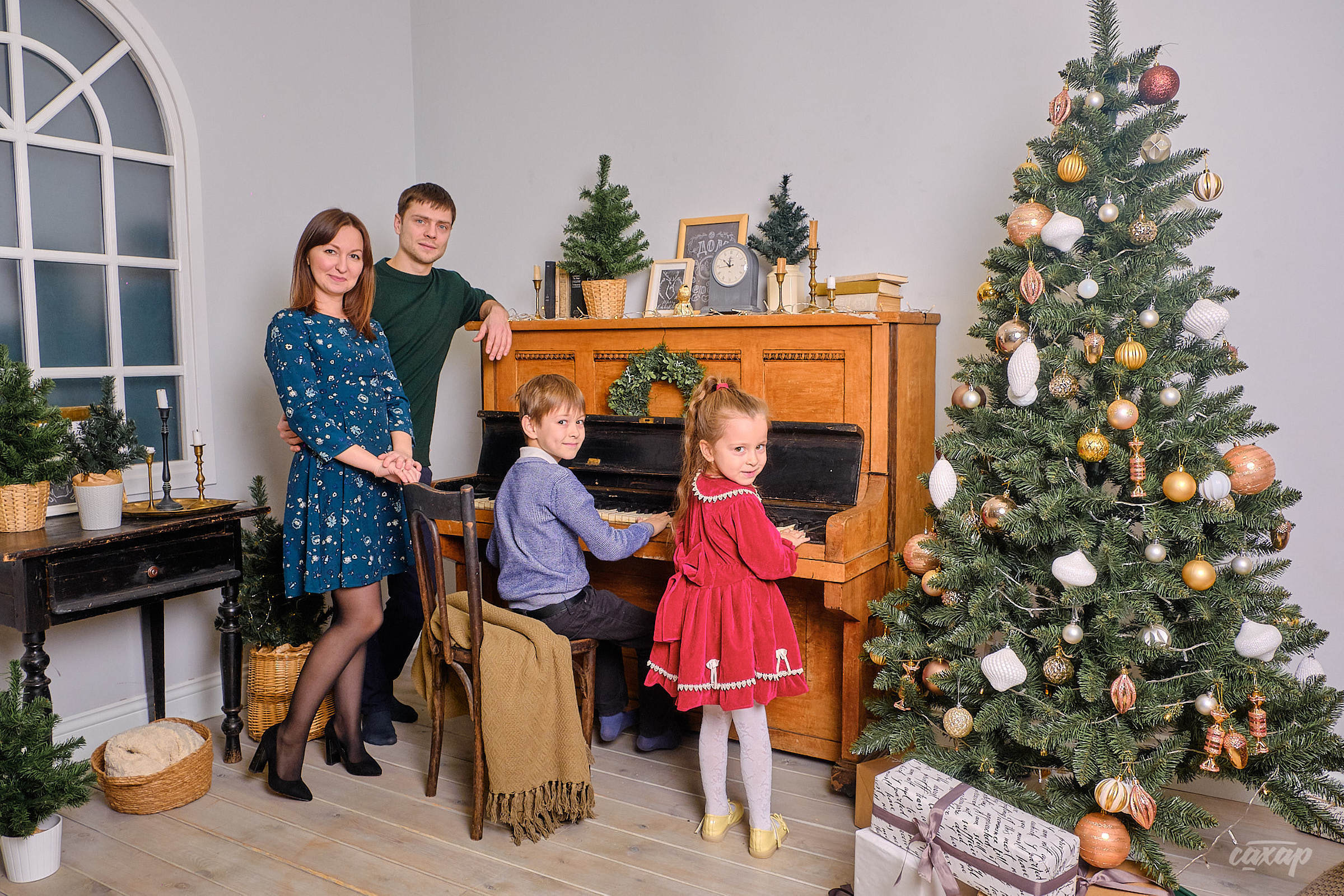 Новогодняя фотосессия Piano. Фотограф Юра Сахар. Профессиональный фотограф в Екатеринбурге Юра Сахар