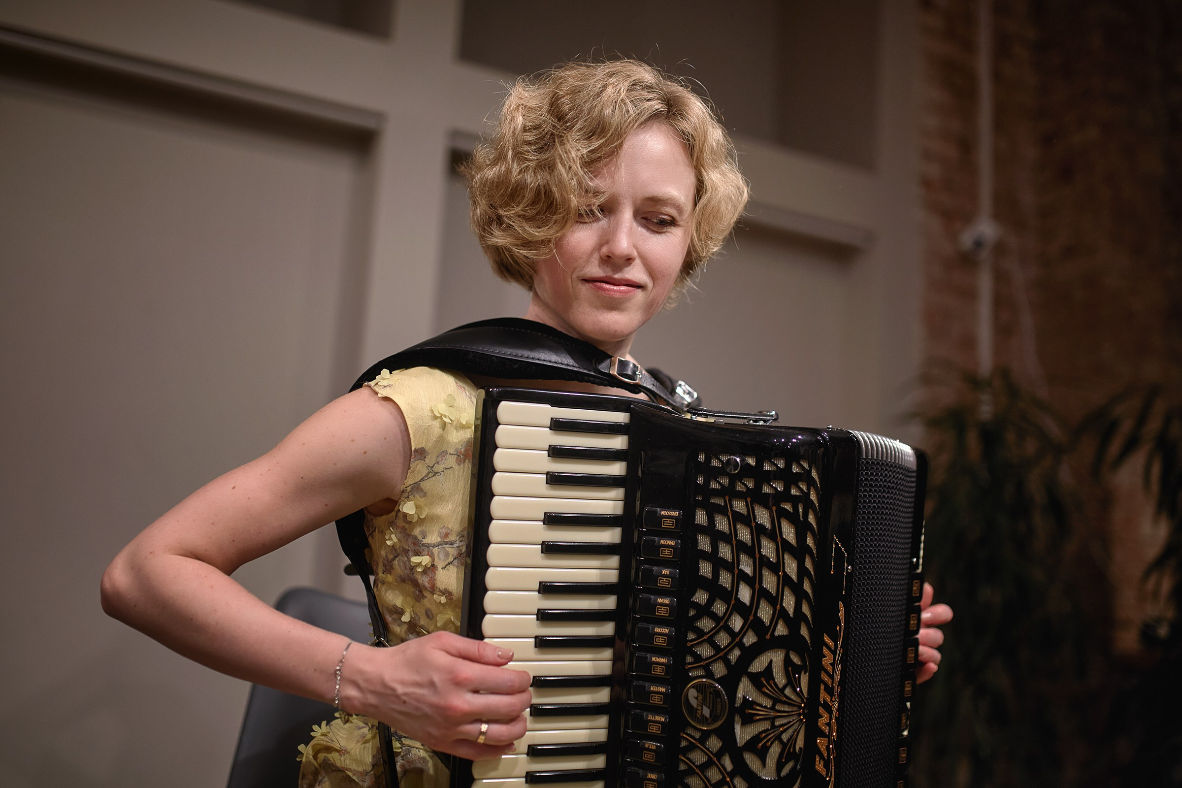 Благотворительный концерт в культурном центре «Фавор» (18.04.2023). Фотограф Роман Желтухин