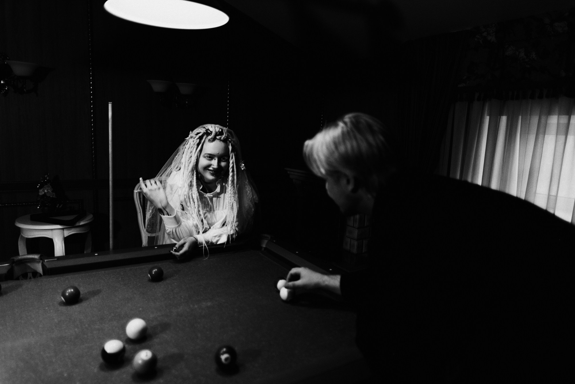 Свадьба для двоих в Тюмени — фотосессия в ЗАГСе, кафе и отеле. Портретный фотограф Тюмень Дарья Мустафина