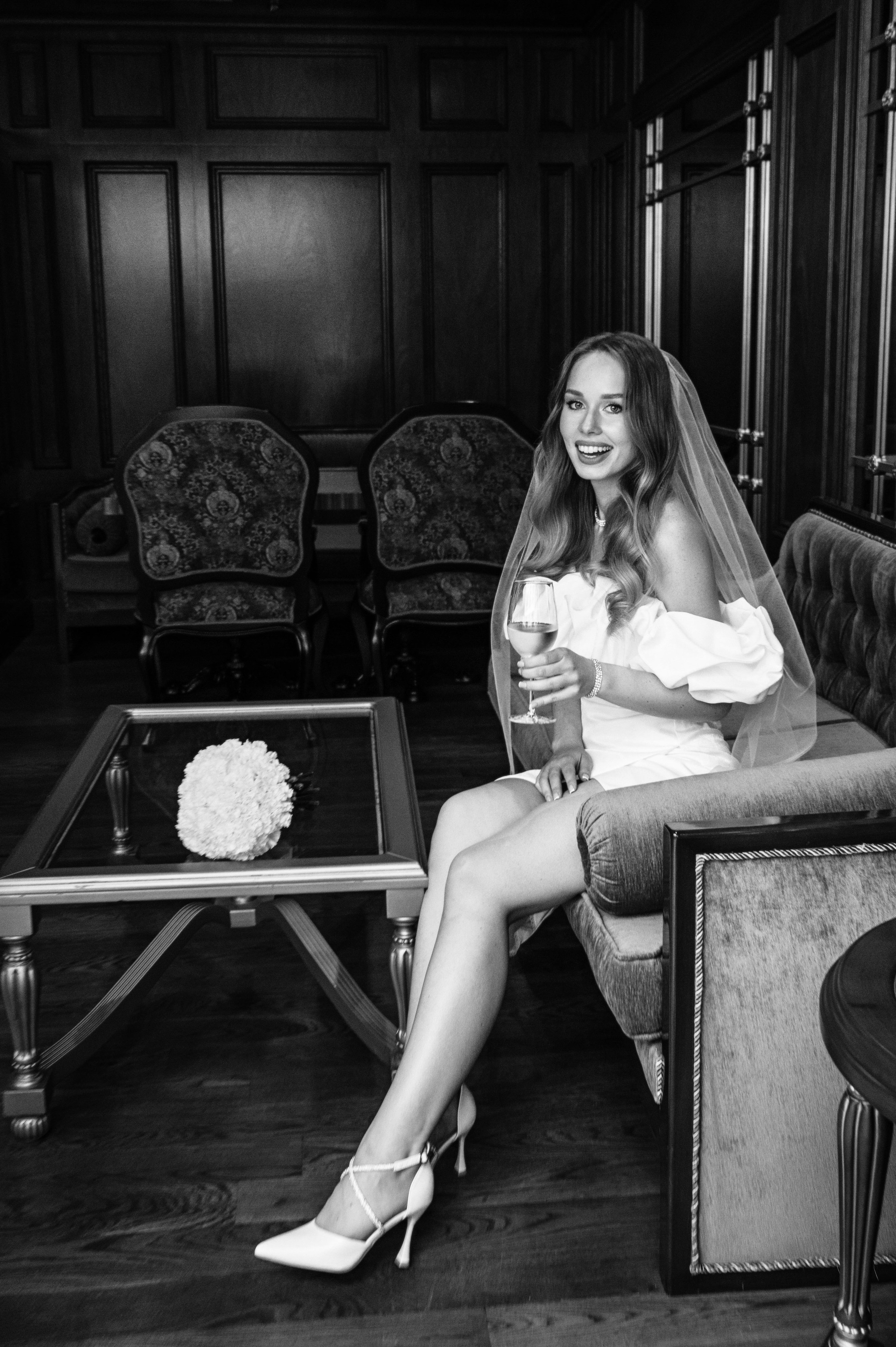 Свадьба. Профессиональный фотограф беременности в СПБ. Стильные фотосессии беременности в стиле минимализм и классическая фотография