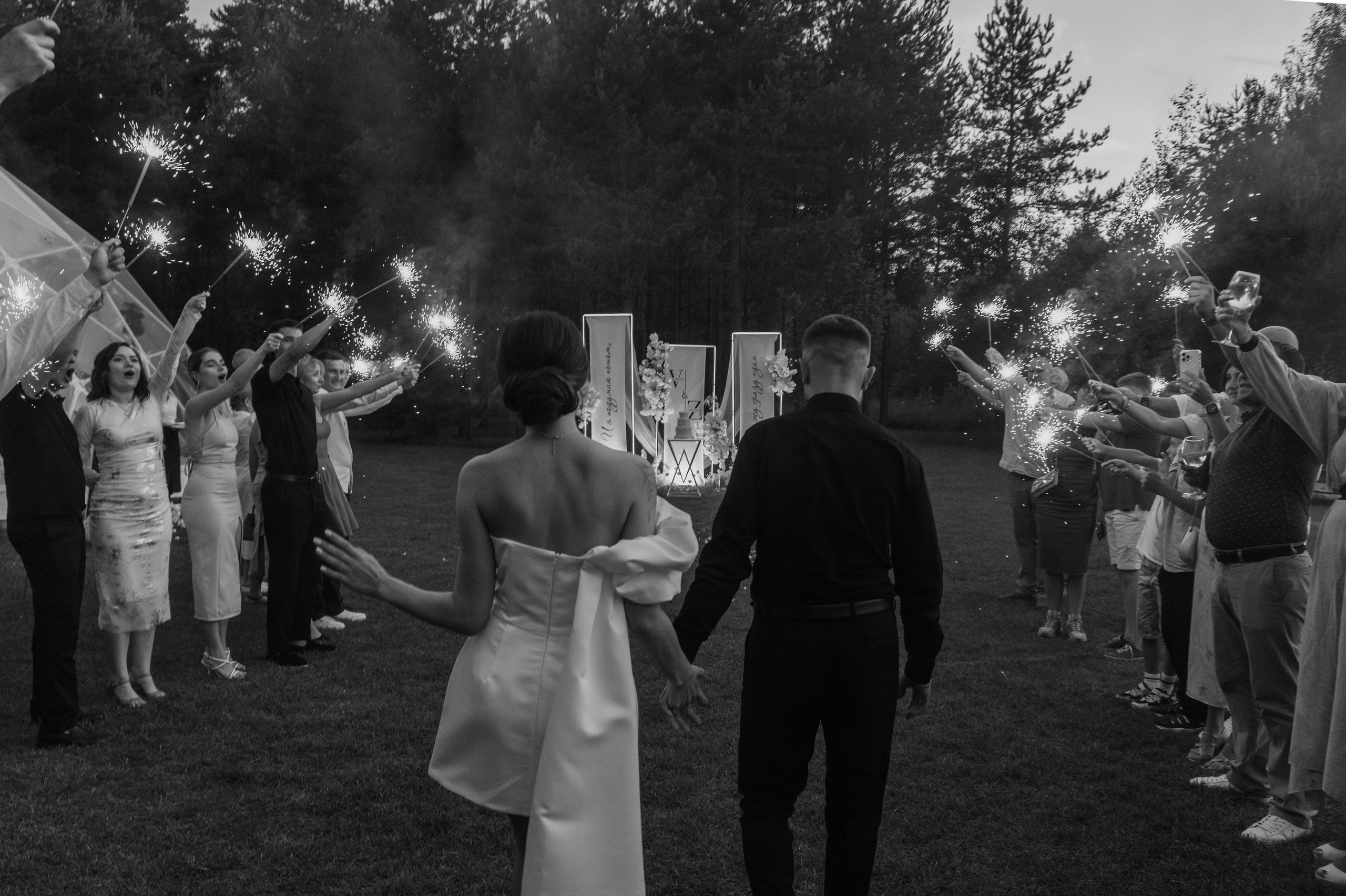 Свадебная фотосессия с утром невесты и красивым свадебным банкетом. Свадебный фотограф в Твери, Москве и Санкт-Петербурге Денисова Екатерина