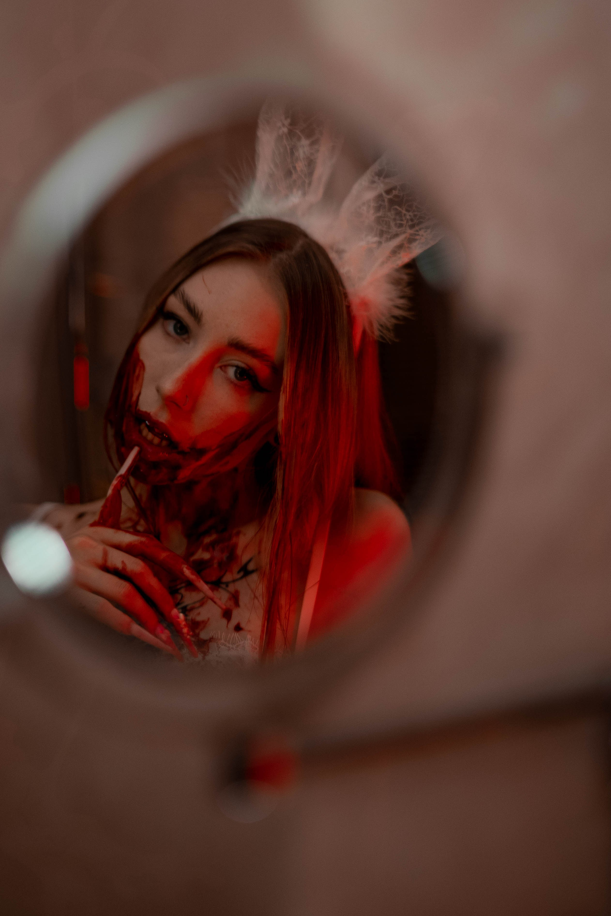 Лиза. Женский фотограф. Создатель украшений ручной работы. Модель