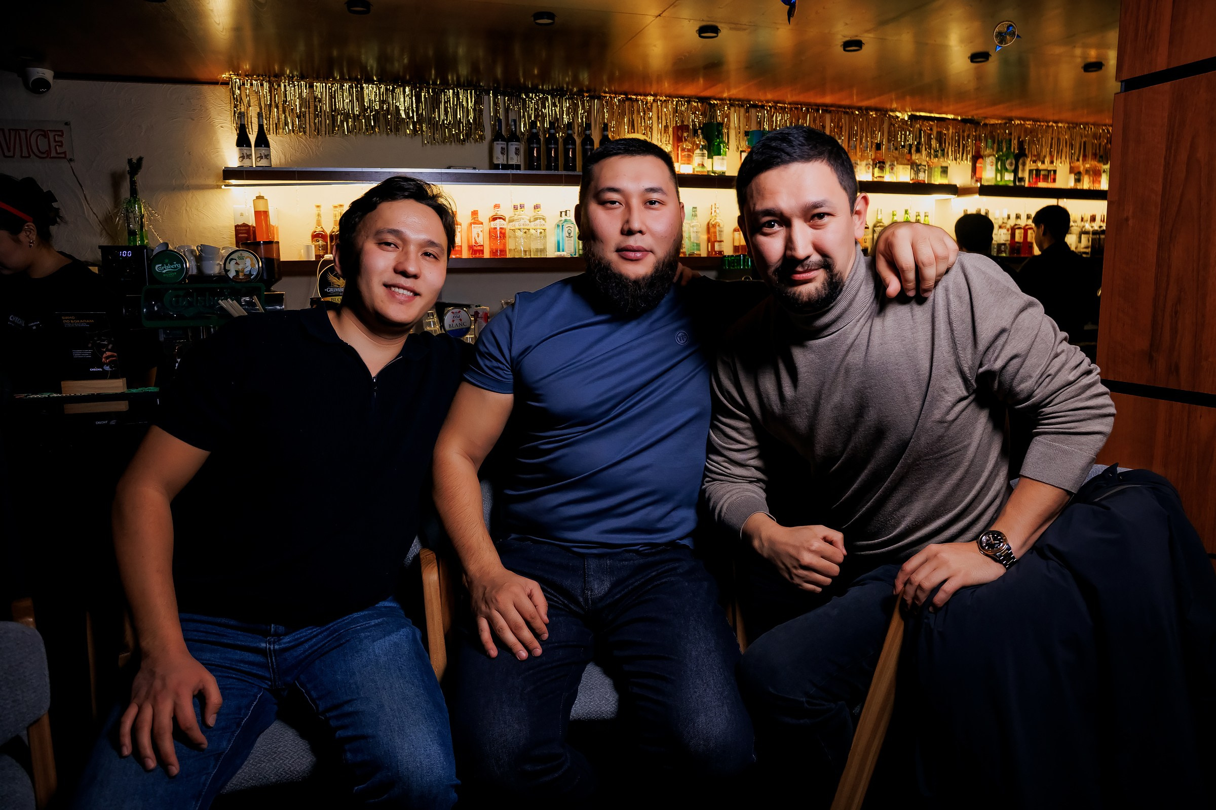 Chechil Pub на Жарокова-Chechil Жарокова. Репортажный фотограф в Алматы Каюпов Сержан