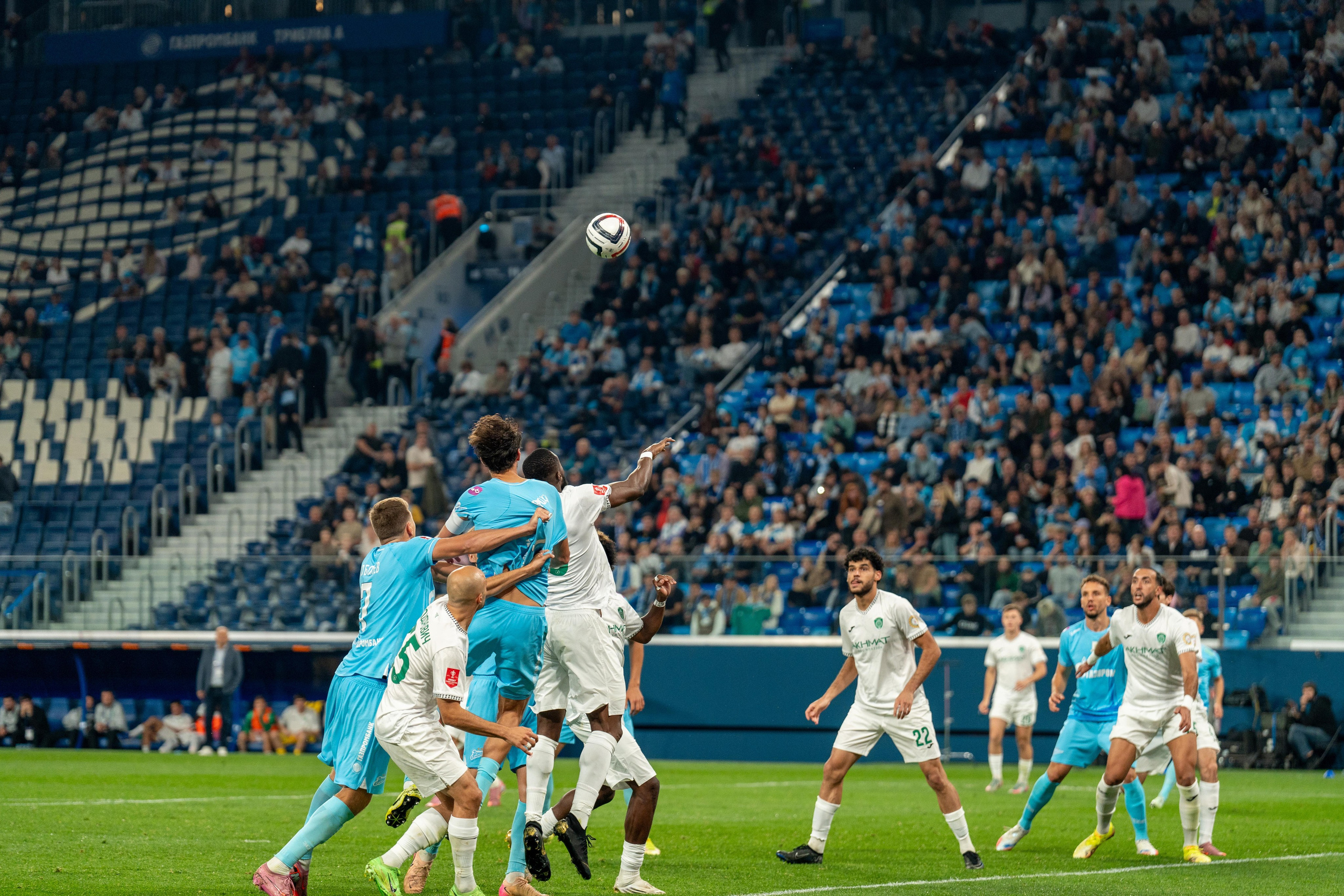 Репортажная спортивная съемка: футбол Зенит–Ахмат на Газпром-Арене