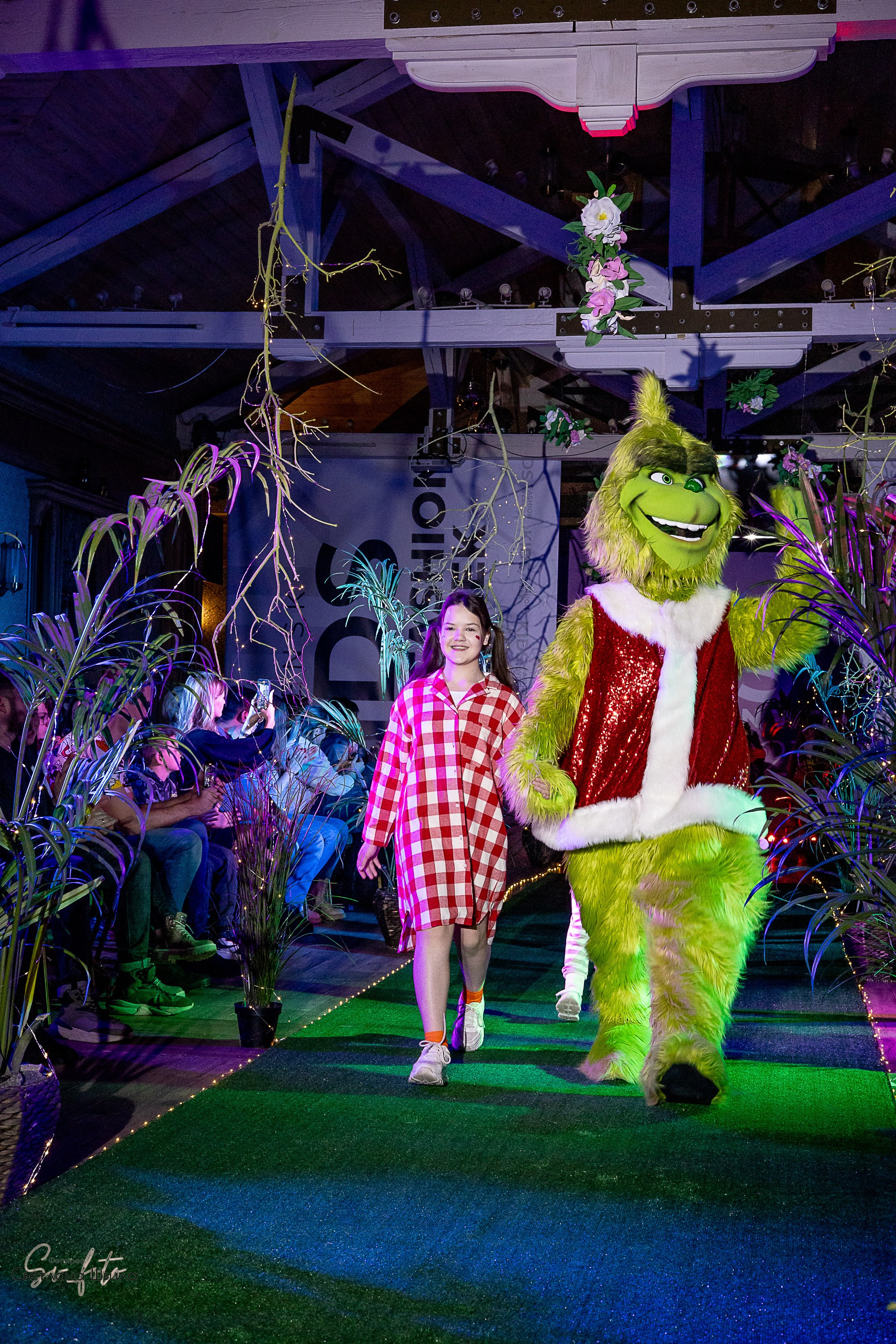 Smolensk Fashion Week_показы_ДЕНЬ 3_ФИНАЛ_Алиса в стране чудес. Главная