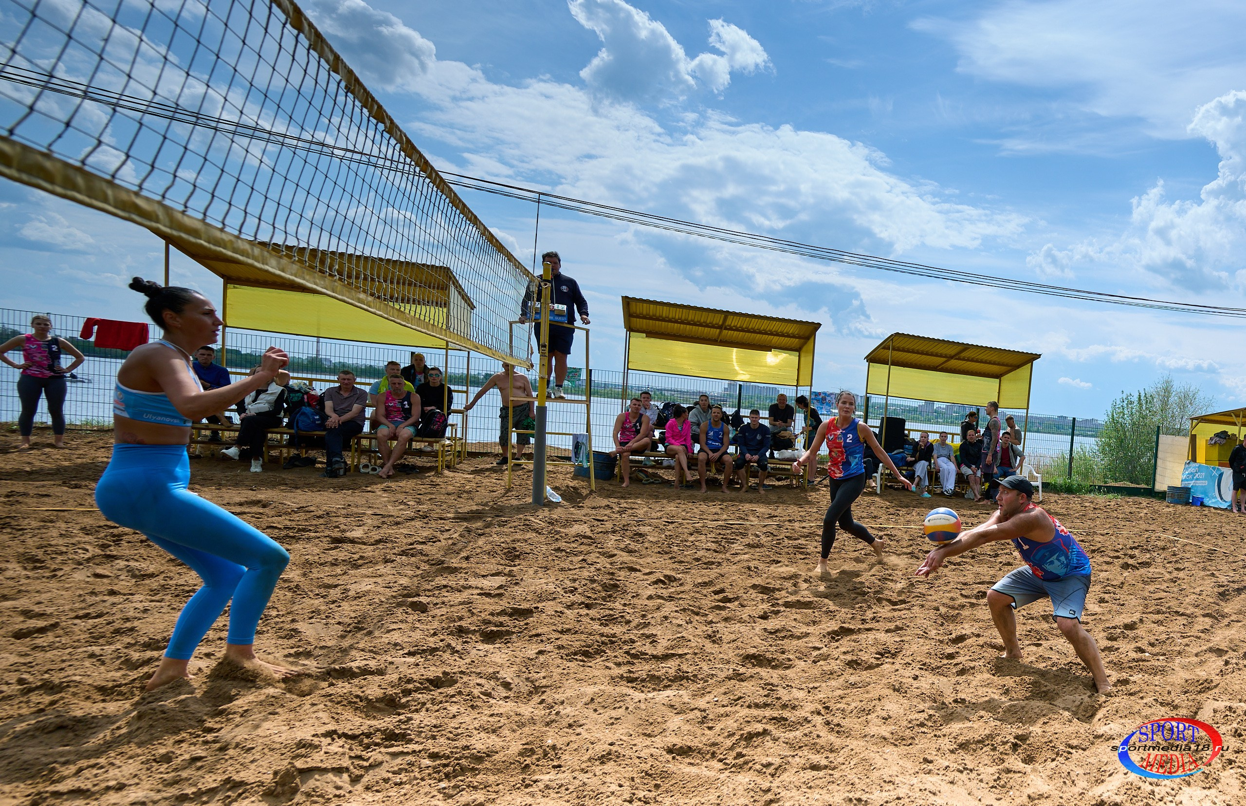 Пляжный волейбол. ПРИВОЛЖСКАЯ ЛИГА MIXT Ижевск 18.05.2025. Спортивный репортажный фотограф в Ижевске Сергей Мерзляков