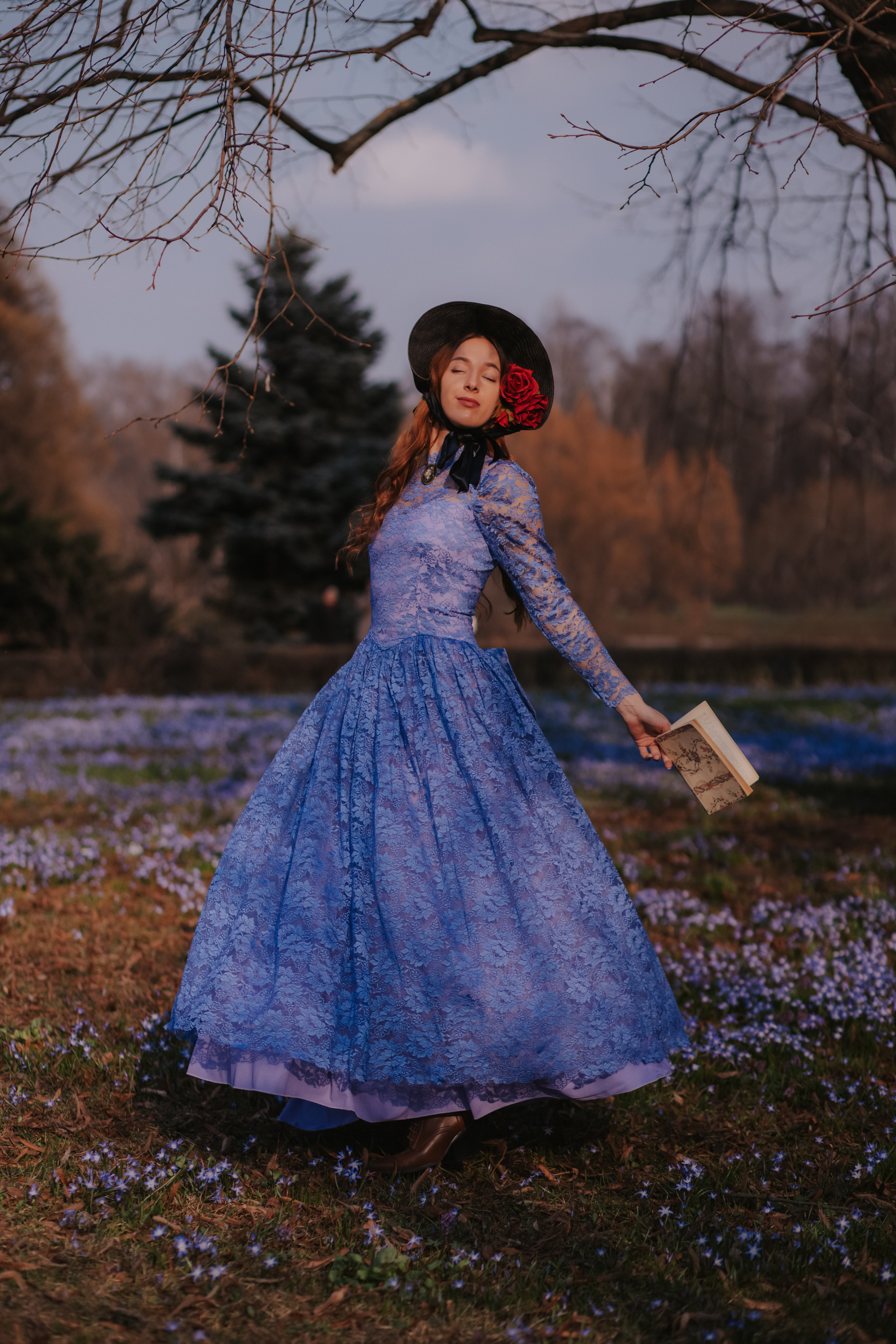 Первоцветы в саду. Художественная винтажная фотография