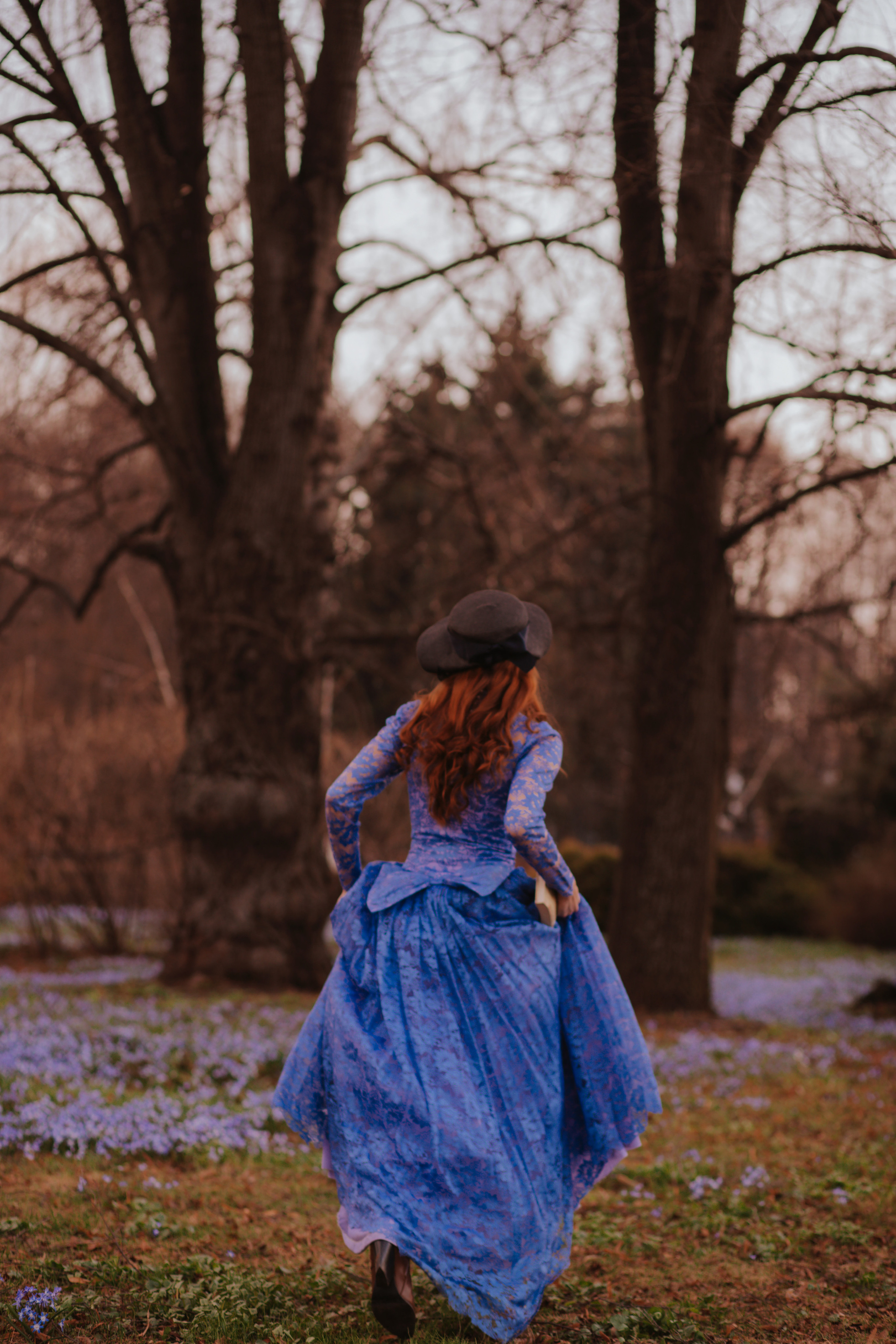 Первоцветы в саду. Художественная винтажная фотография