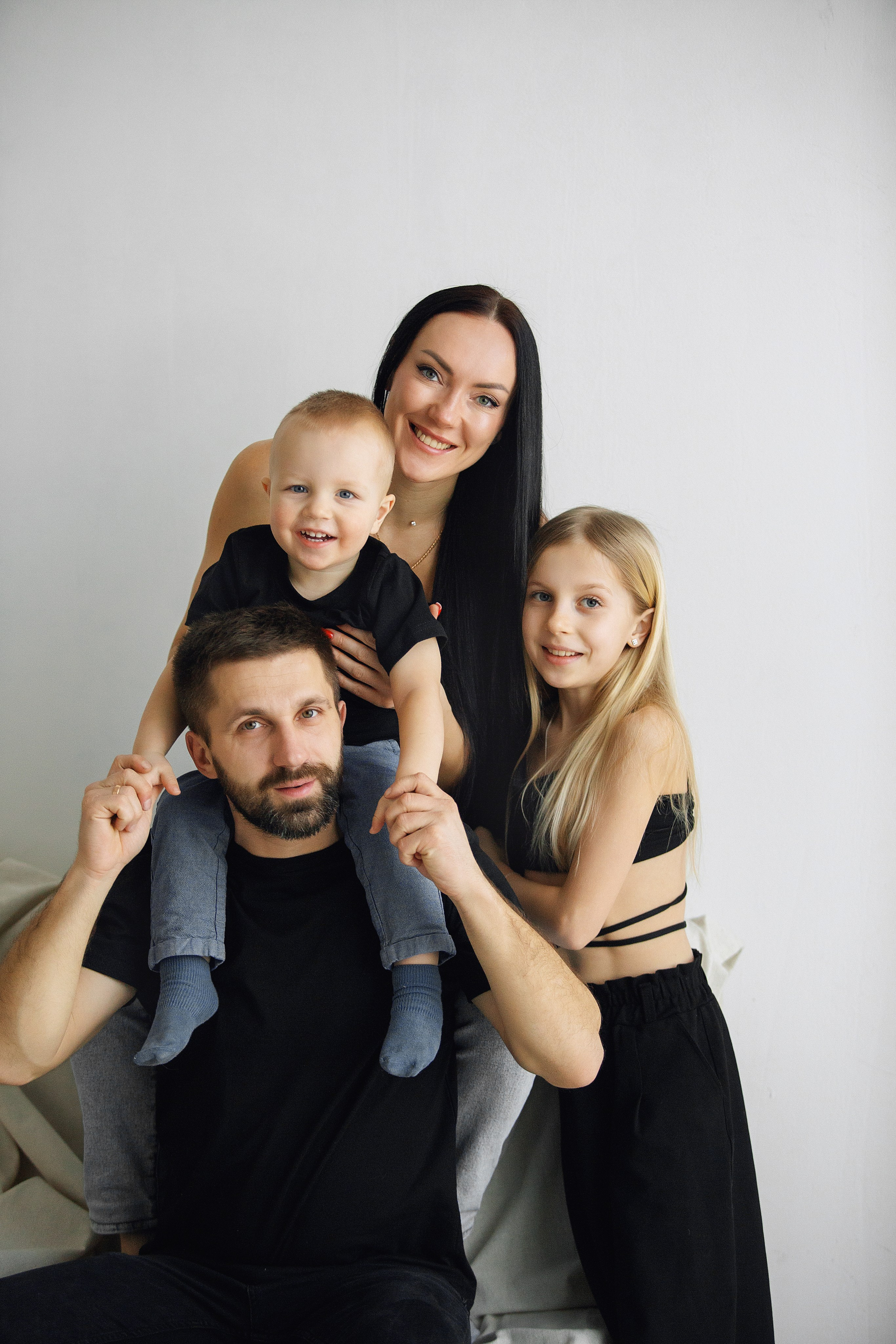 МЛАДЕНЦЫ СЕМЬЯ студия. Фотограф новорожденных Оксана Полевская