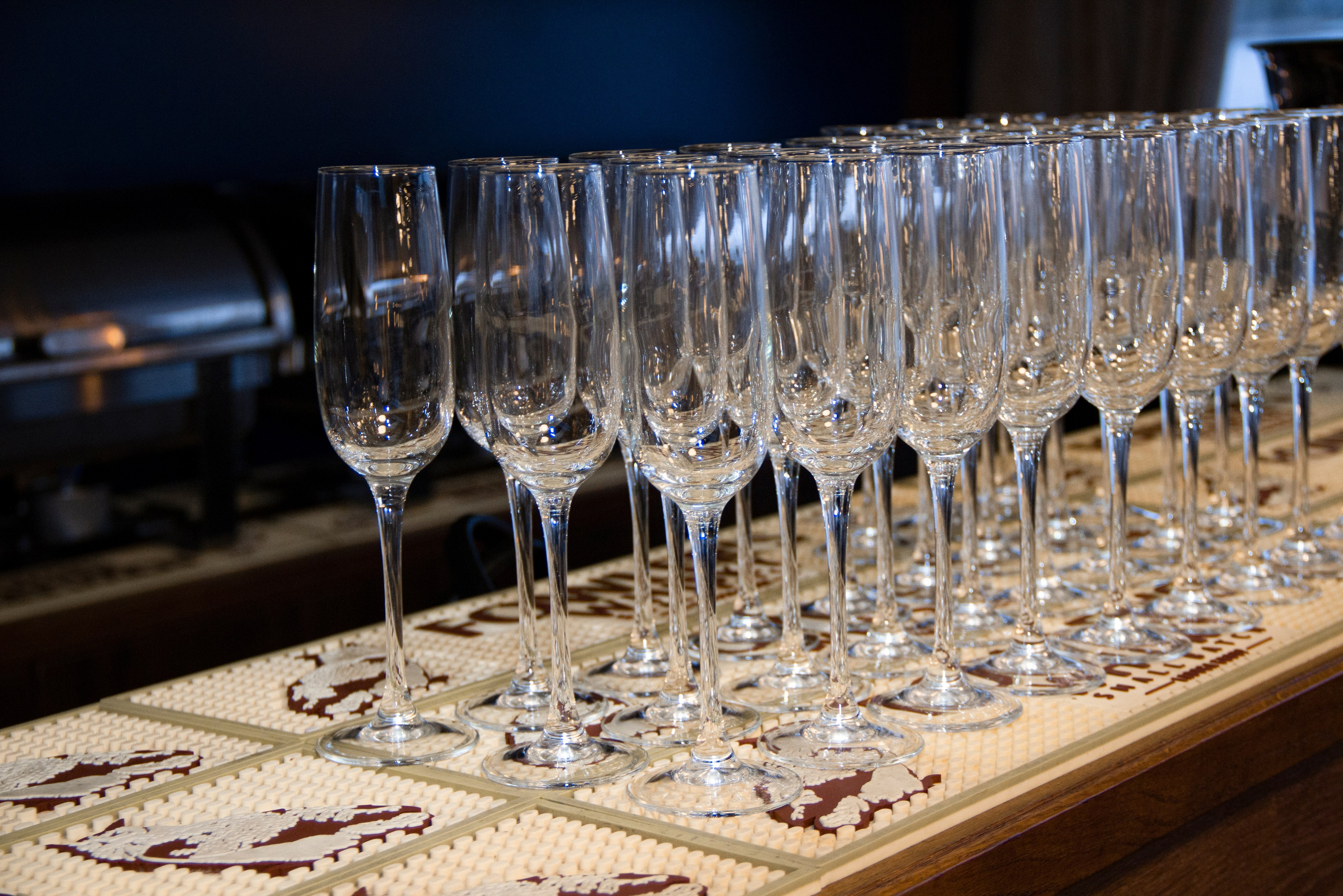 Съемка для сайта аренды катеров в Санкт-Петербурге, подготовка к свадебной прогулке по рекам и каналам. Фотограф в Санкт-Петербурге Смирнова Диана