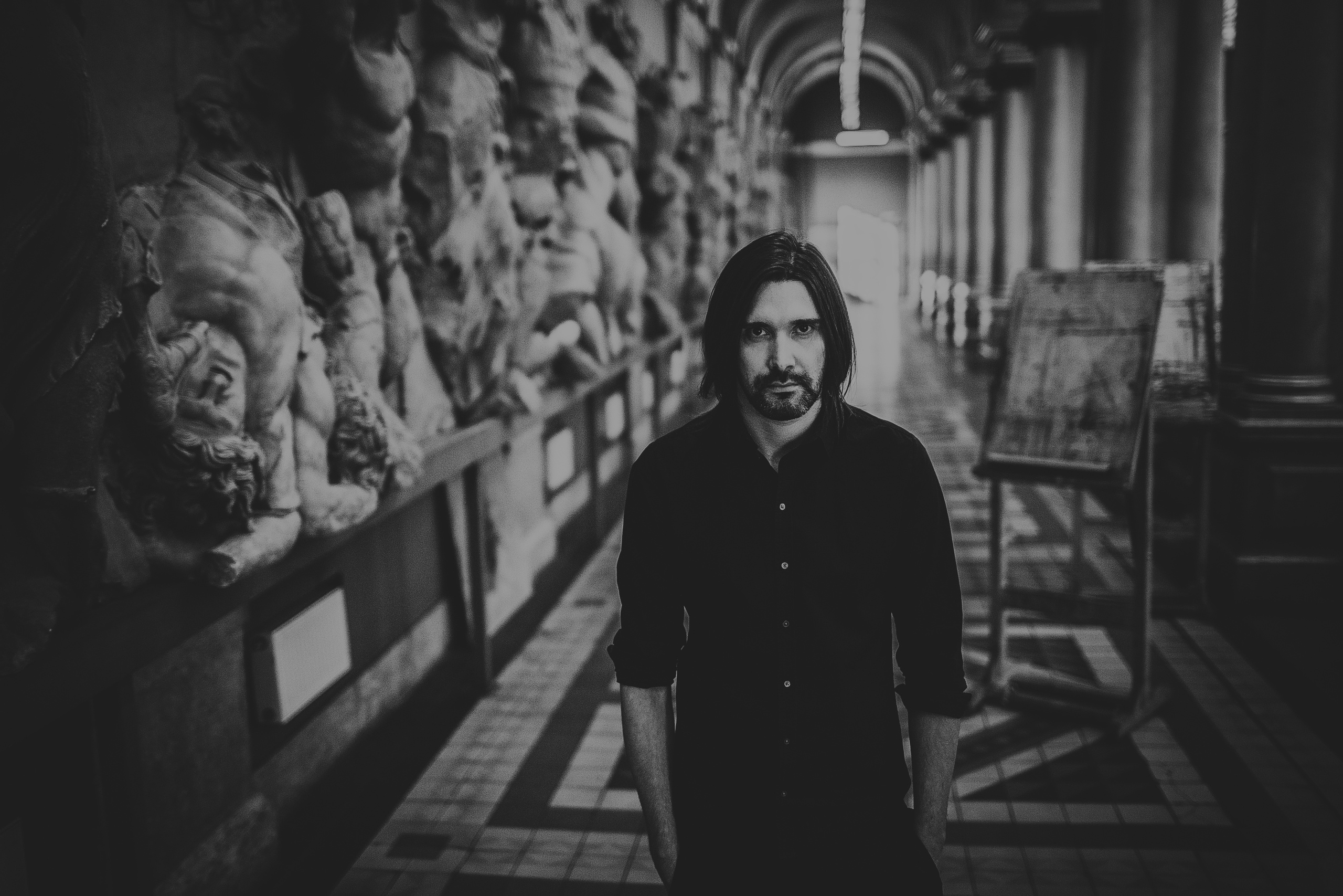 стильный парень в музее Штиглица