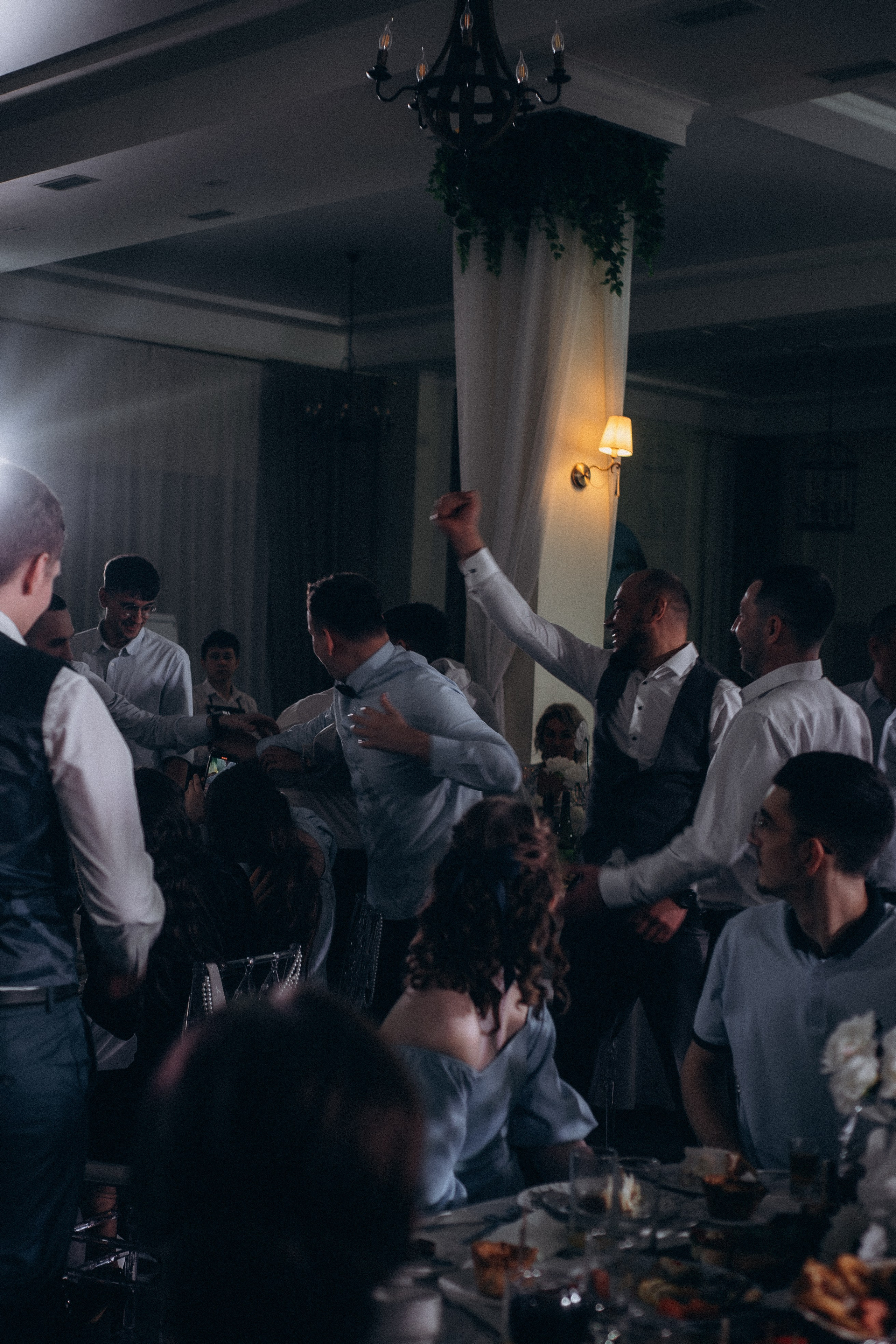 СВАДЕБНАЯ СЬЕМКА СБОРОВ В ОТЕЛЕ И ВЫЕЗД НА ЦЕРЕМОНИЮ (СНЯТО В СИБИРЕ В НИЖНЕВАРТОВСКЕ). Профессиональный фотограф, Санкт-Петербург — Виктория Богомолова