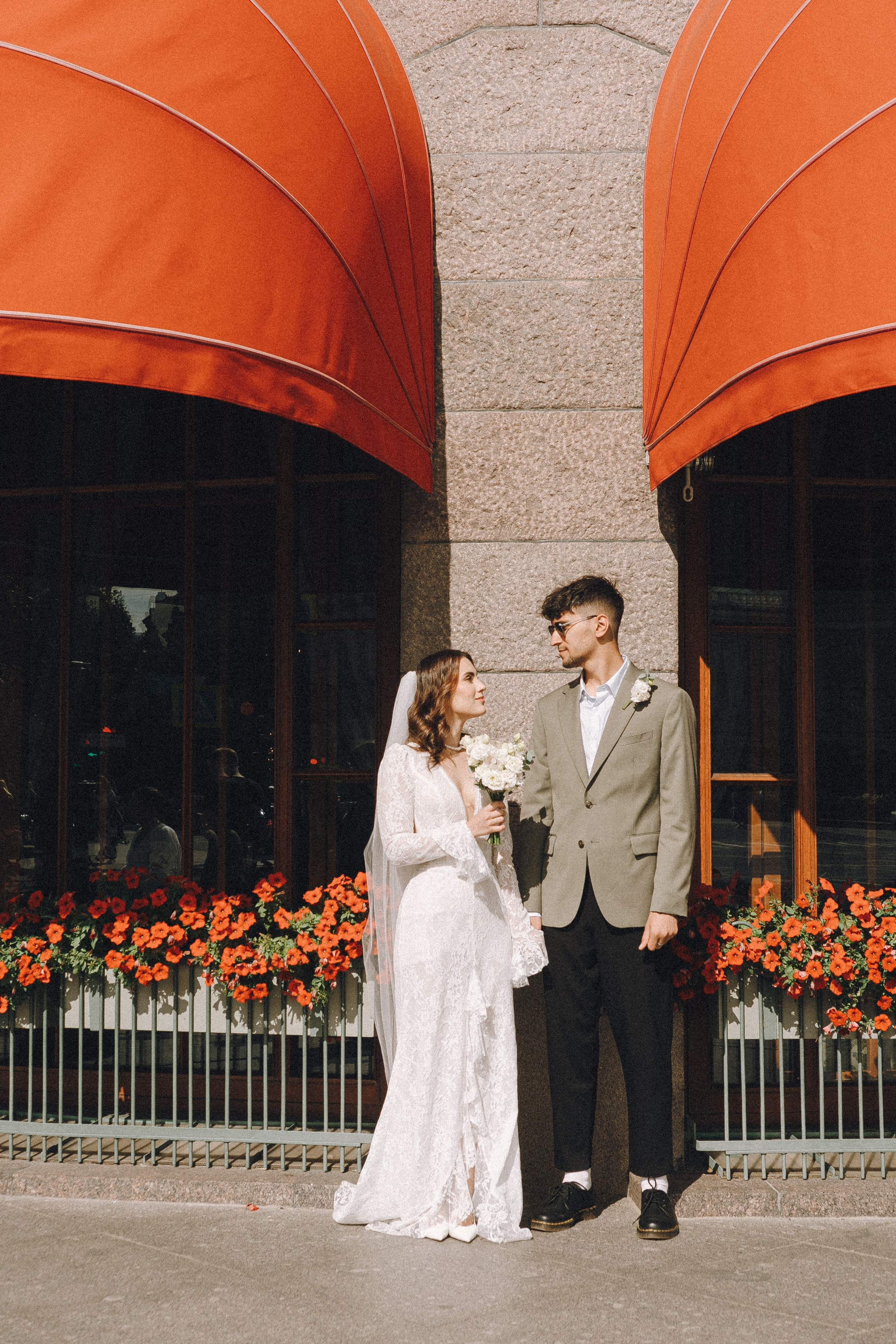 СВАДЕБНАЯ ПРОГУЛКА ВОЗЕ ИСАИКЕВСКОГО СОБОРА АСТОРИИ И ЗАКОНОДАЛЕТНОГО СОБРАНИЯ. Профессиональный фотограф, Санкт-Петербург — Виктория Богомолова