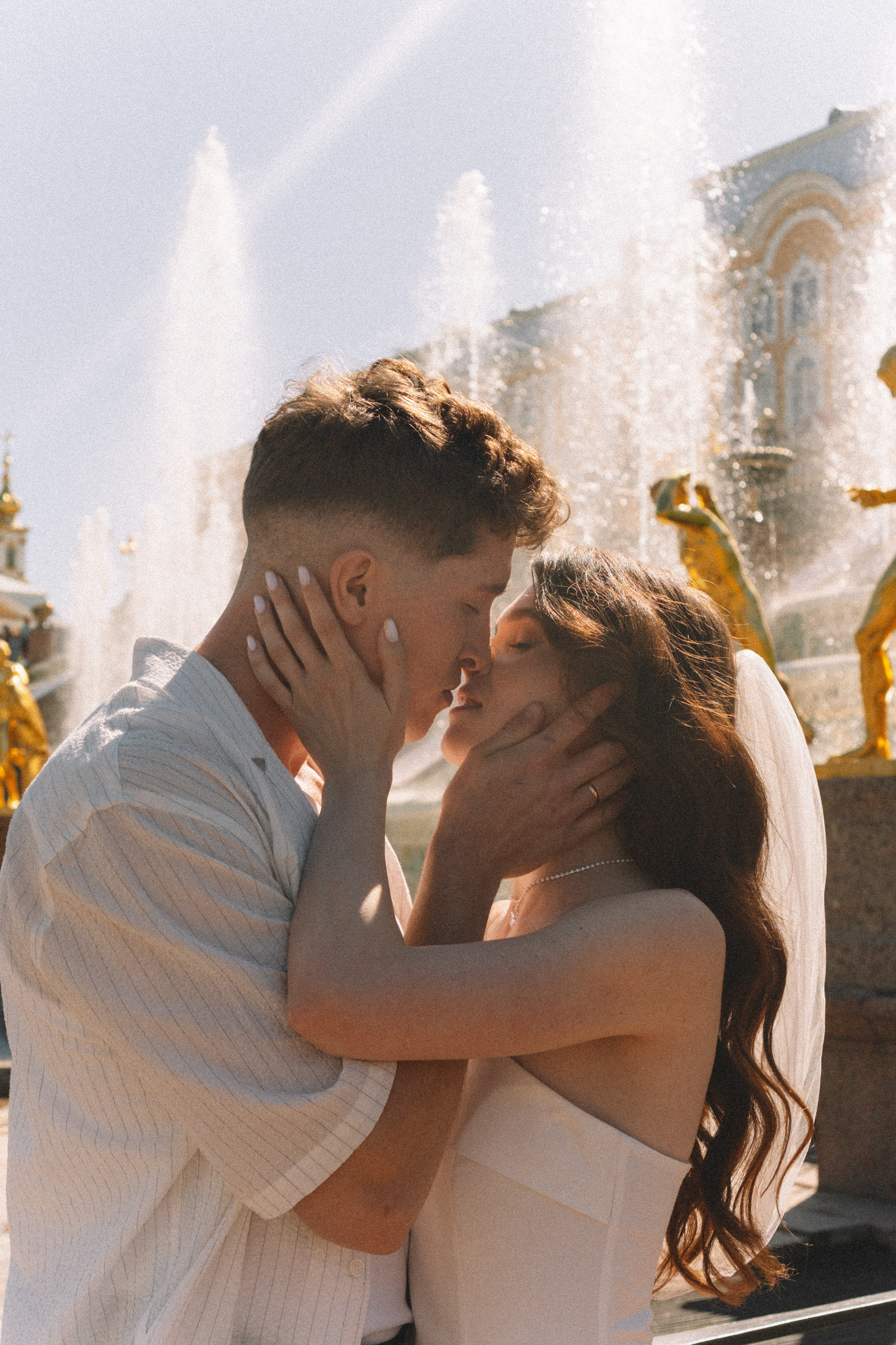 СВАДЕБНАЯ СЬЕМКА В ПЕТЕРГОФЕ И СЬЕМКА РЕПОРТАЖА В ЗАГСЕ ПЕТЕРГОФА. Профессиональный фотограф, Санкт-Петербург — Виктория Богомолова