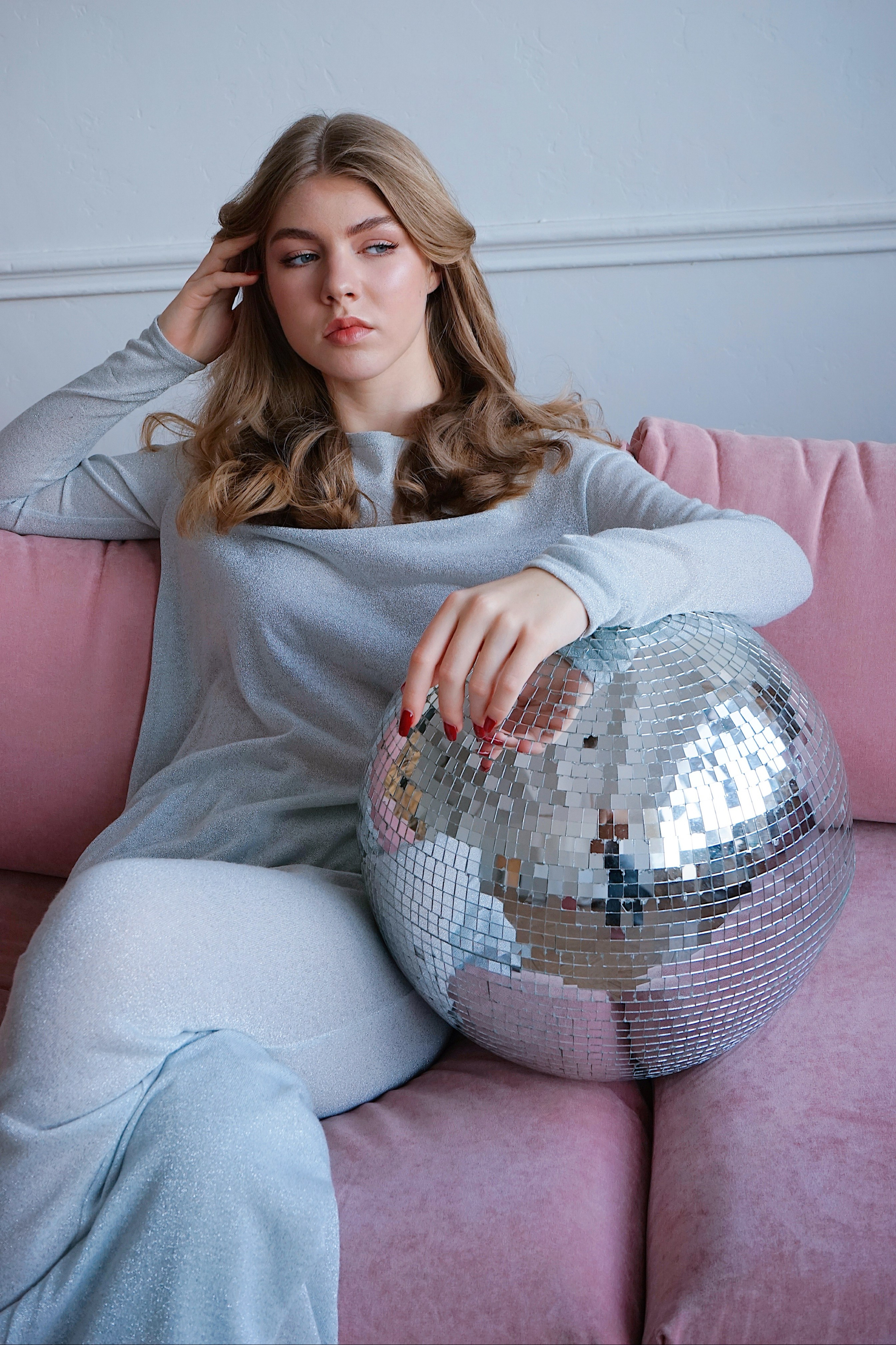 София, студия. Женский фотограф в Москве Уварова Анастасия