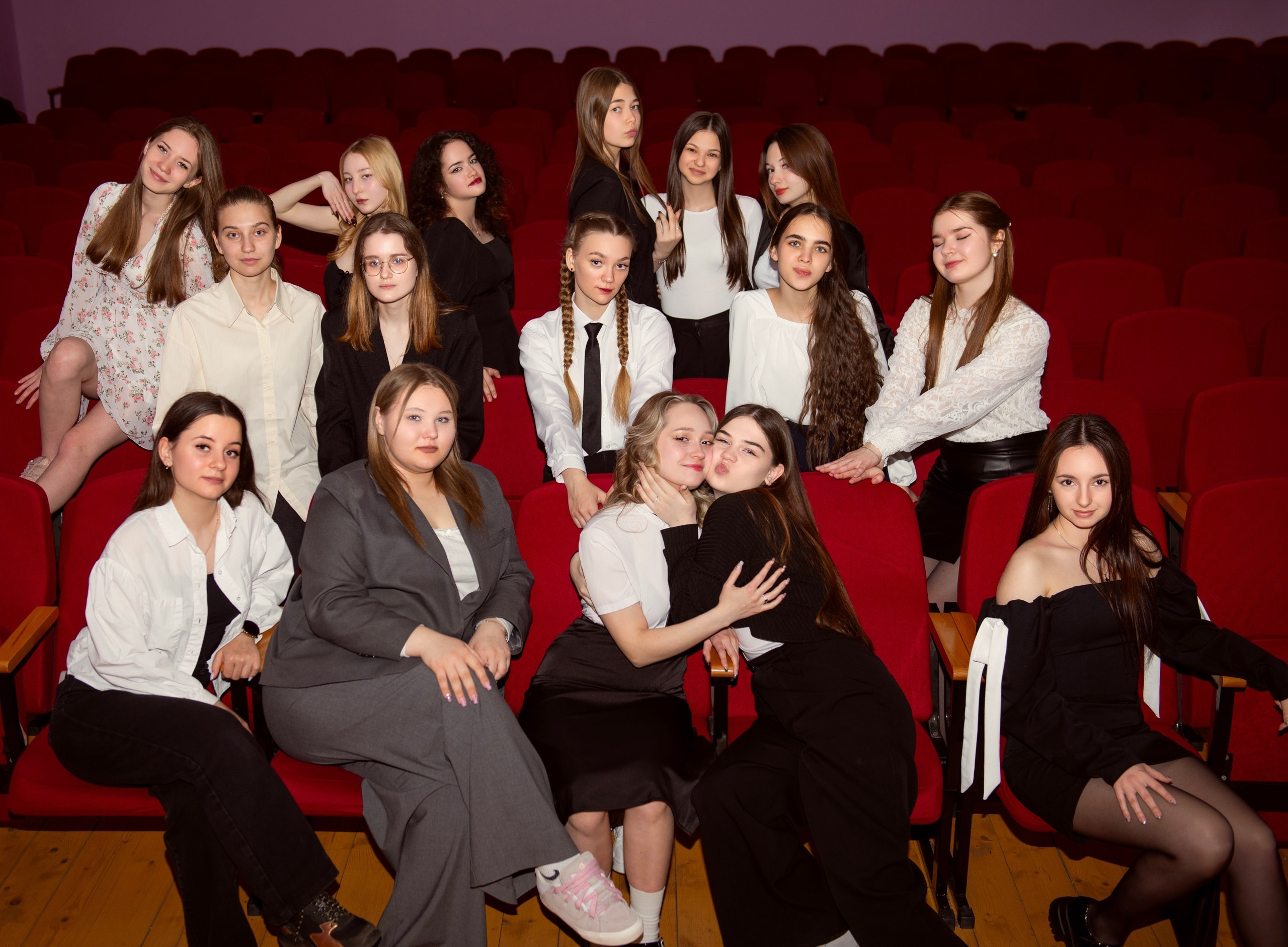 Выпускные альбомы 9-11 класс. Фотограф в Новомичуринске Наталья Малиновская