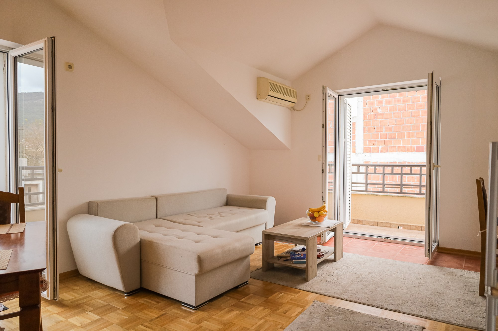 Private aparts for sale. Fotograf u Crnoj Gori-porodično fotografisanje sa djecom, lovestory, nekretnine