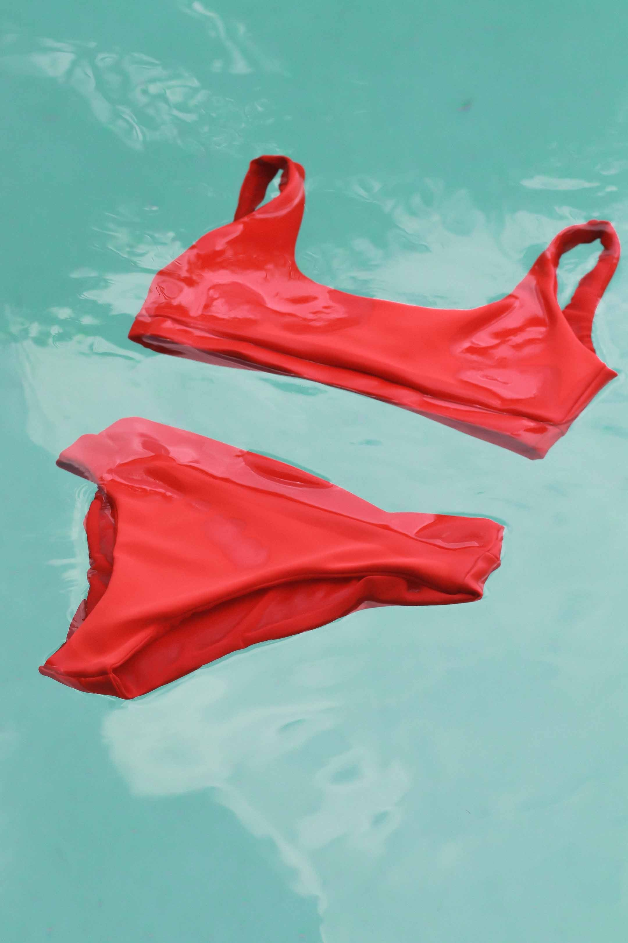 Коллекция спортивной одежды и купальников. Фотограф на Шри-Ланке