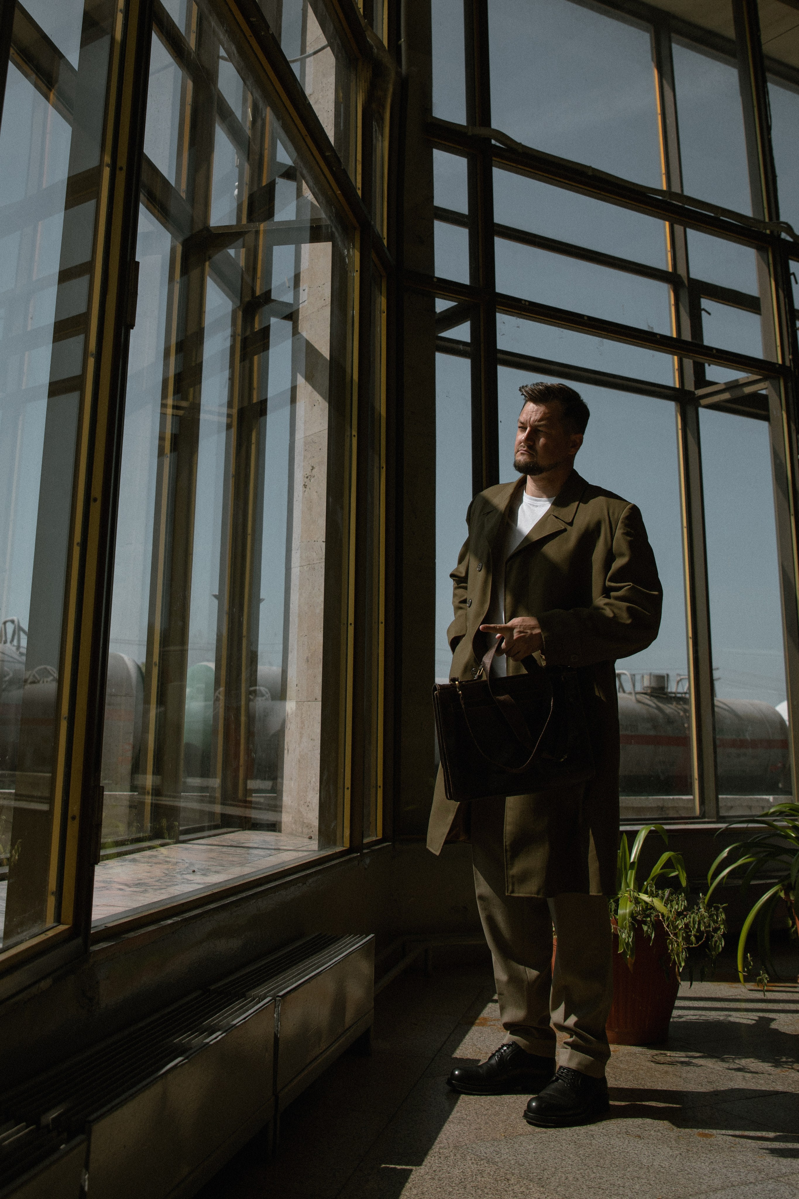 Андрей. Сьёмка в стиле ссср на вокзале. Фотограф Набережные Челны Казань