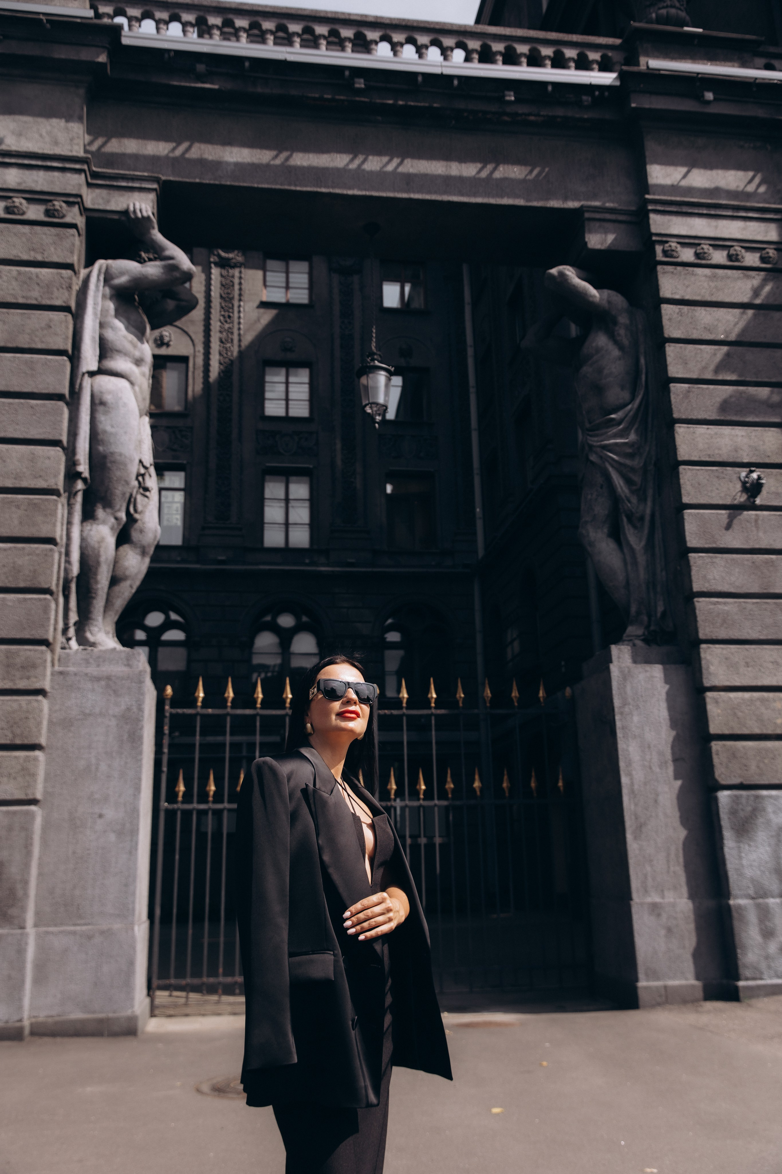 Ольга, прогулка по Фонтанке и фотосессия в парадной Ромашка. Фотограф в Санкт-Петербурге Разиля Идиятуллина