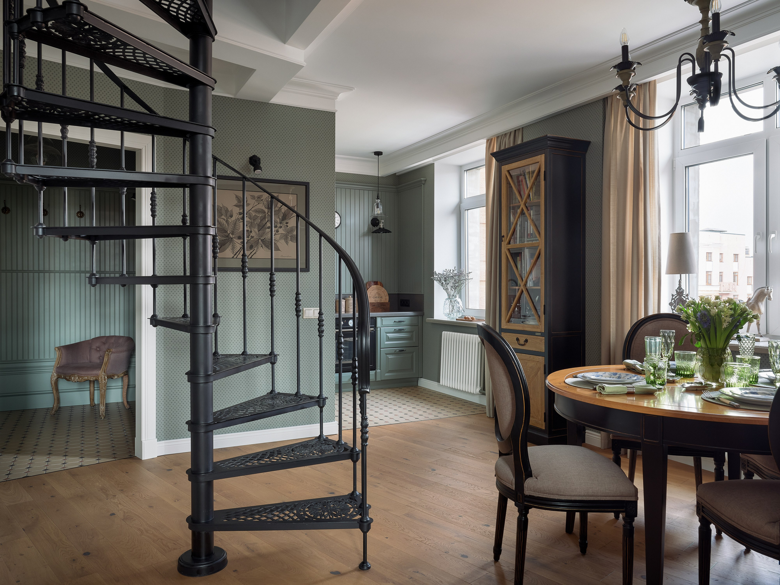Таун-хаус с ажурной винтовой лестницей. Фотограф Наталья Вершинина