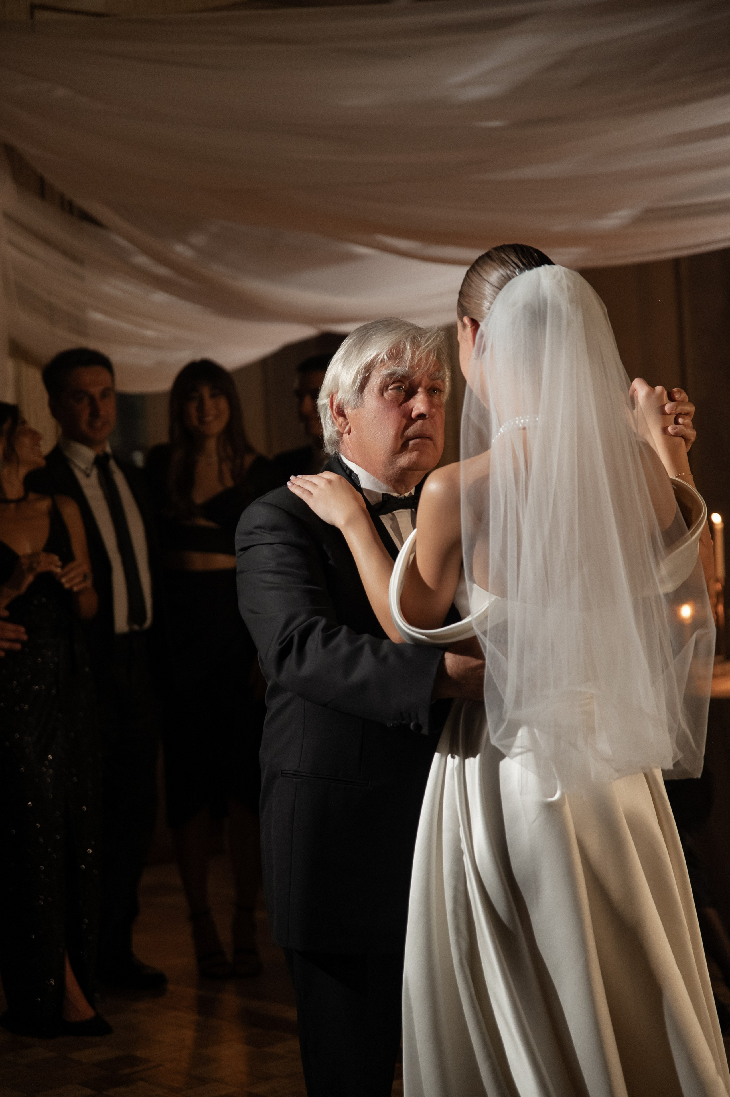 Камерный свадебный ужин при свечах в старинном особняке в фотостудии 21. Kult. Ярослава Ерина — свадебный фотограф в Москве