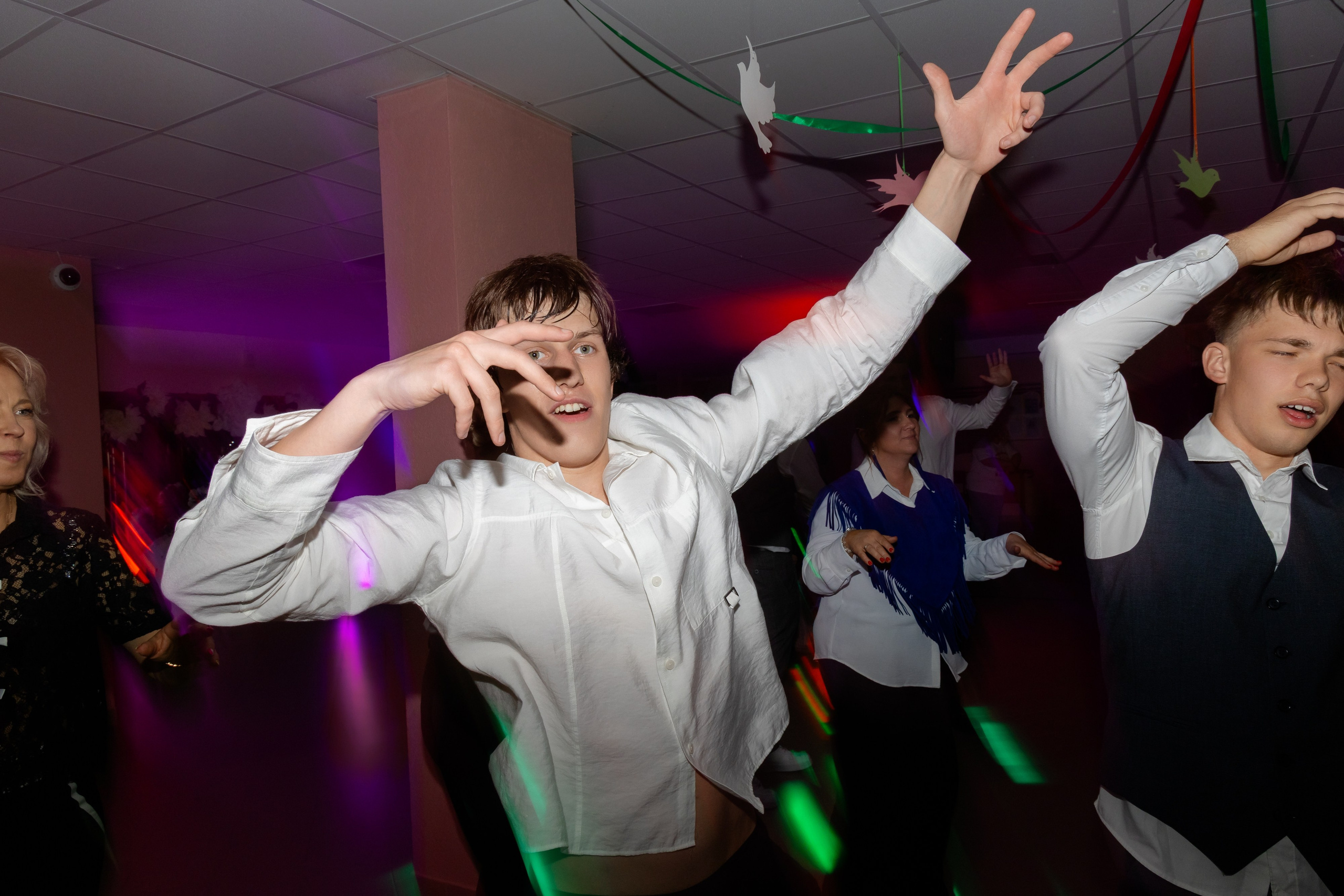 Школьный выпускной 2025 год в Минске, Беларуси. Свадебный фотограф в Минске/Беларуси Сергей Спиридонов