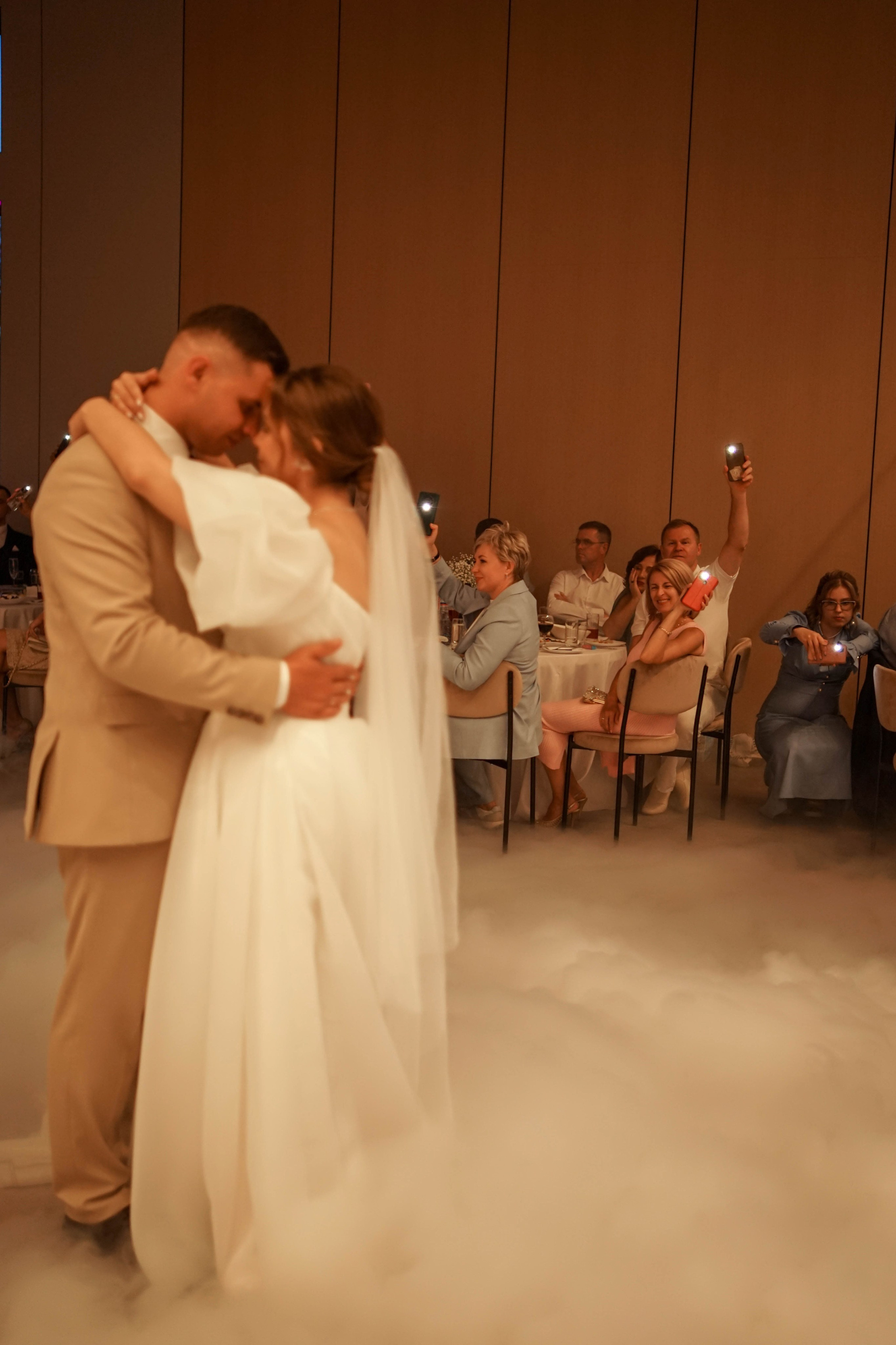 Лиза и Сережа: регистрация, прогулка и банкет. Фотограф в Иркутске