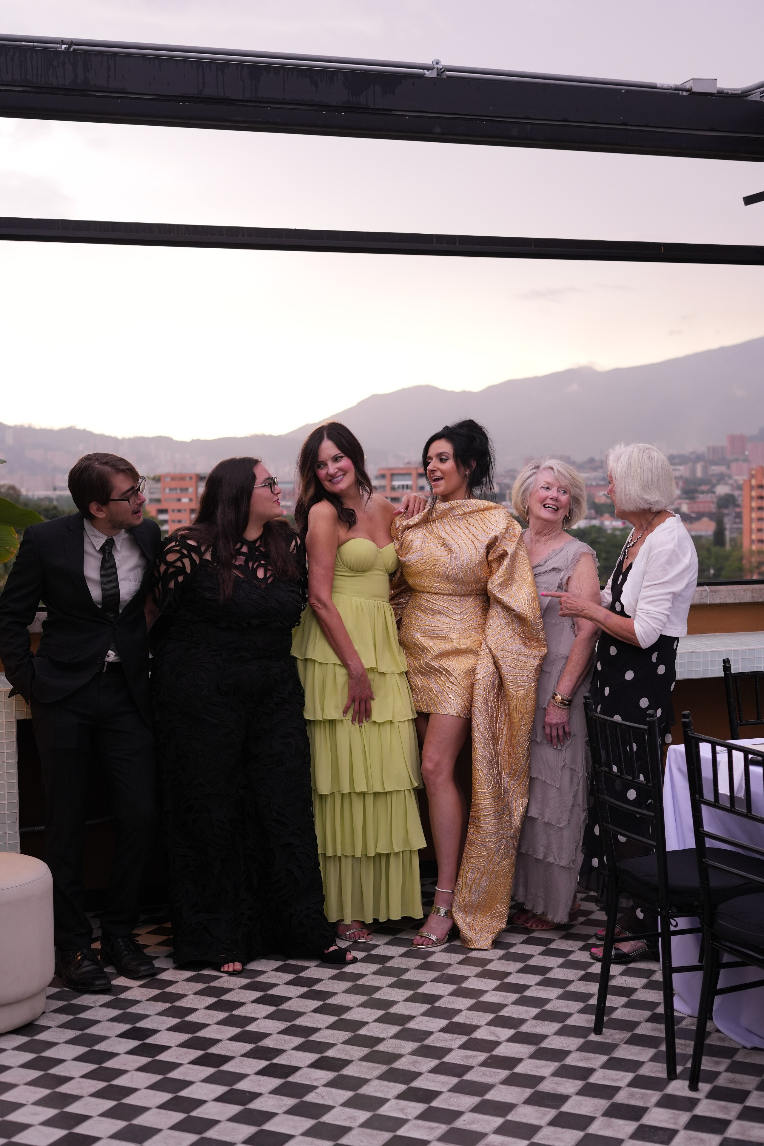 Olivia and Zack / 1 wedding day. Wedding Photographer in Barcelona and Medellin