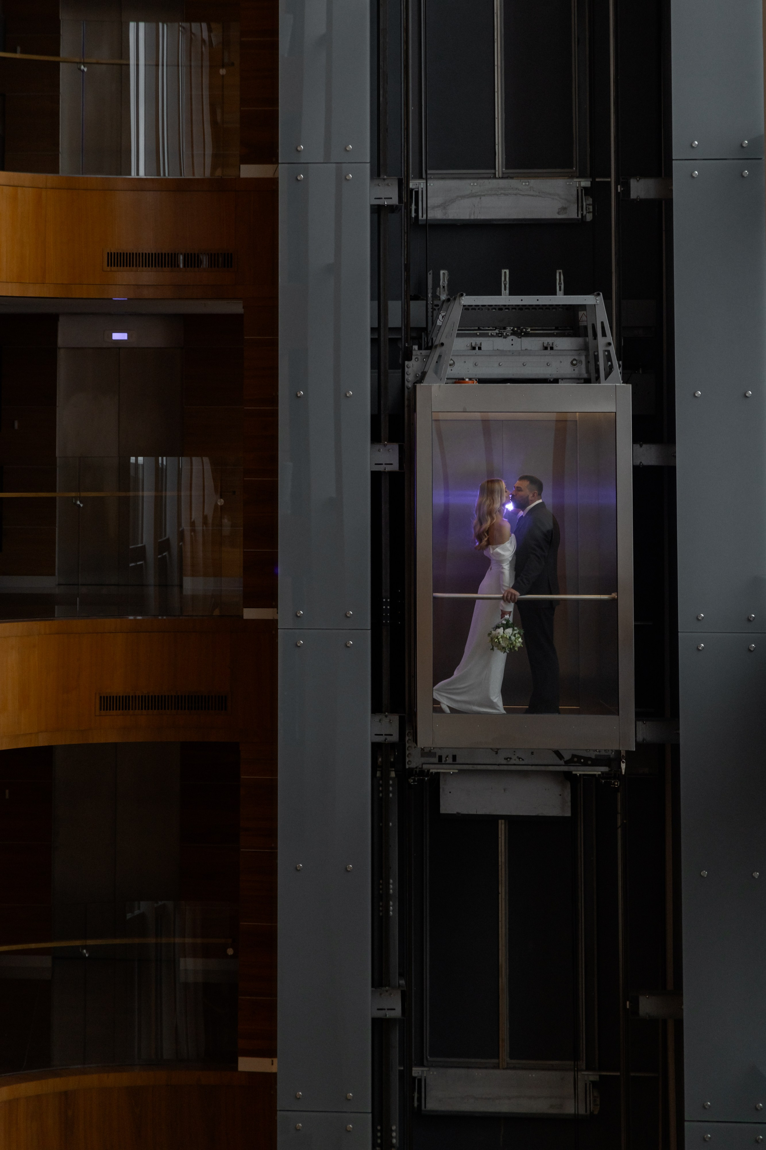 Свадебная фотосессия в отеле Марриот в Минске (Minsk Marriott Hotel). Свадебный фотограф в Минске/Беларуси Сергей Спиридонов