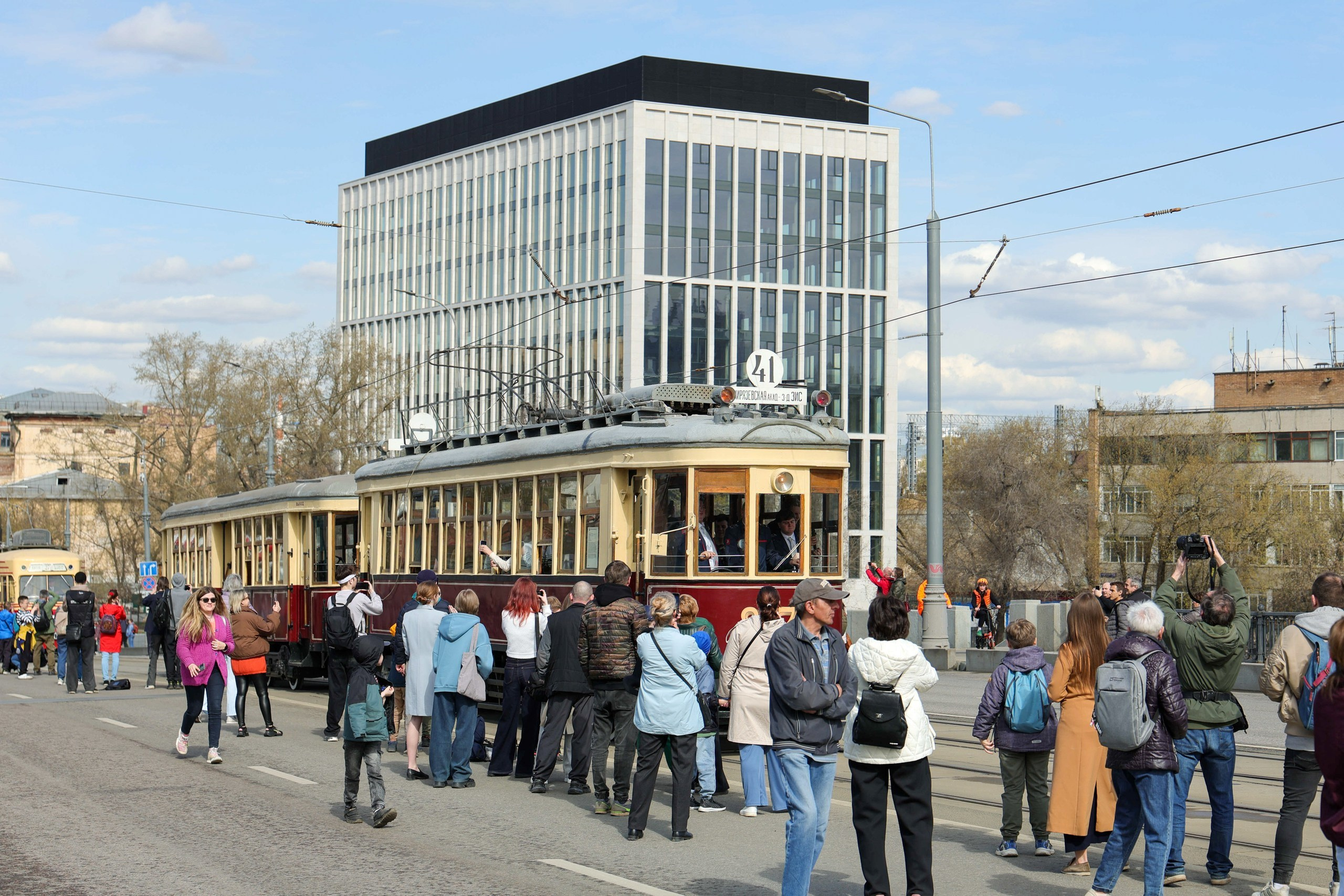Парад трамваев. Репортажный, архитектурный, театральный и файн-арт фотограф Лена Мельникова в Москве