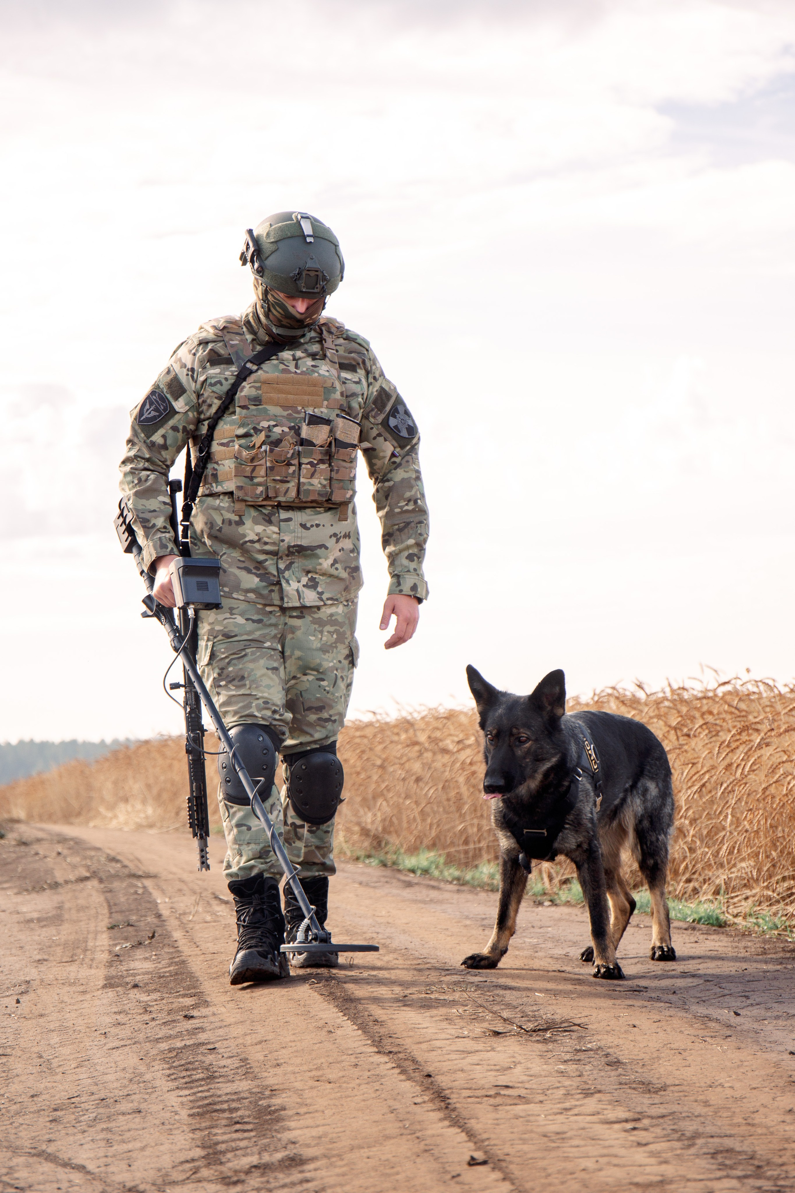 Поле. Для тех, кто не ждёт удачи, а создаёт её. Каждая фотосессия — это твой момент, твой стиль, твой успех. 📸