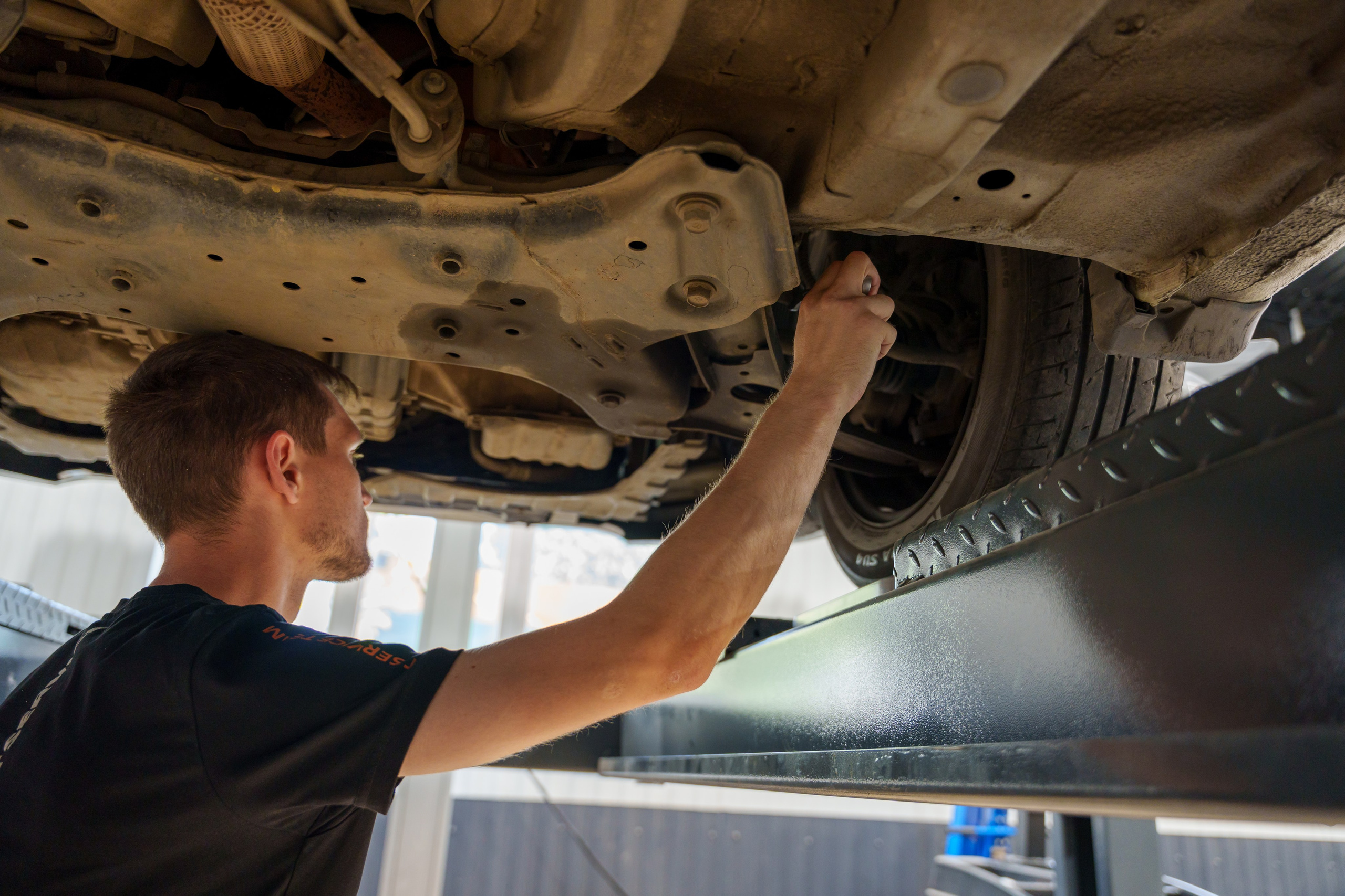 Интерьерная фотосъемка автосервиса Fit Service в Краснодаре — Профессиональная фотосъемка интерьера техцентра в Краснодаресеть СТО. Шедевры для Вас! Фотограф и Видеограф в Краснодаре Пахиев Руслан