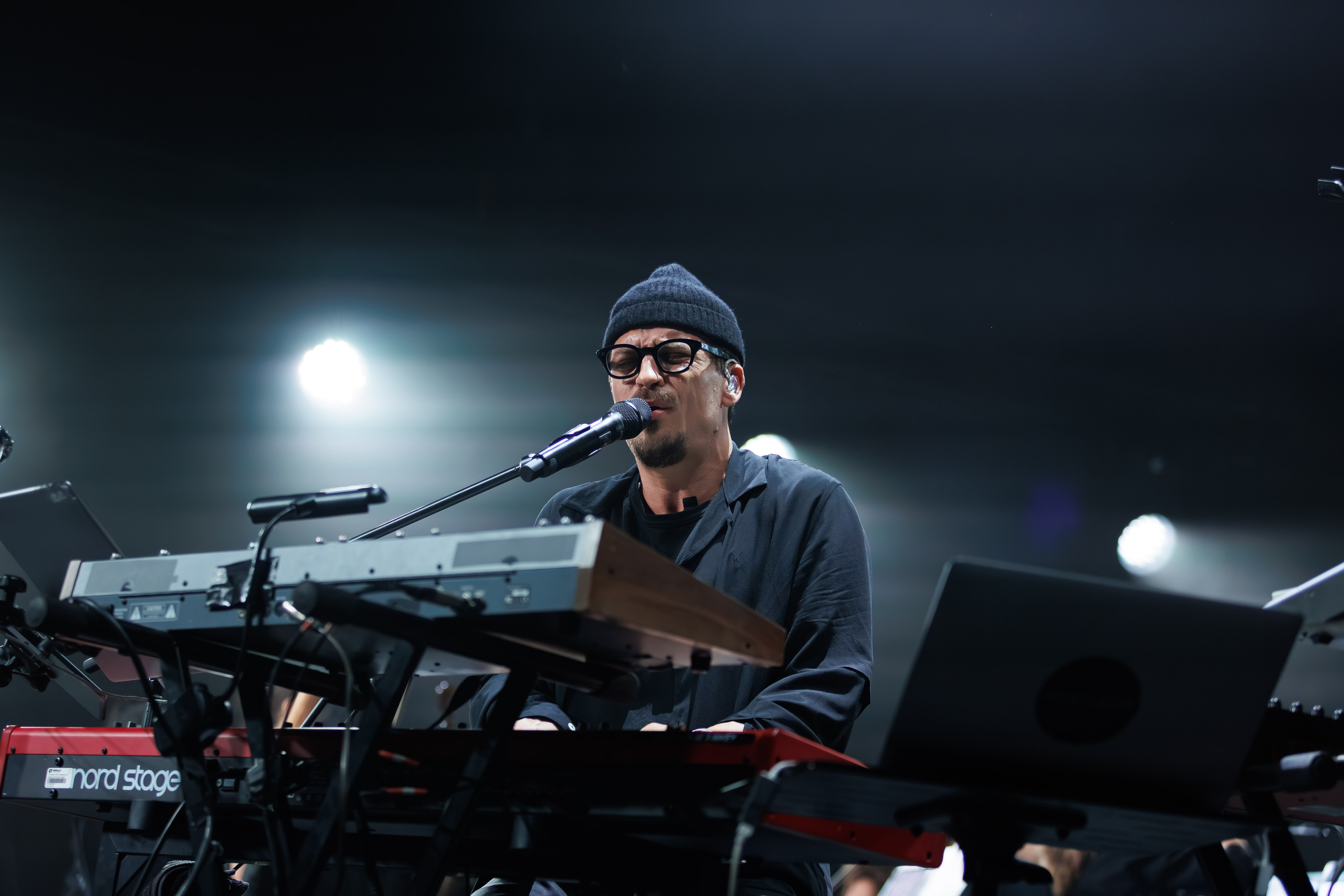 Concert Photography in Dubai — Anton Belyaev Live Performance. Evgen Yatsenko — Photographer in Dubai