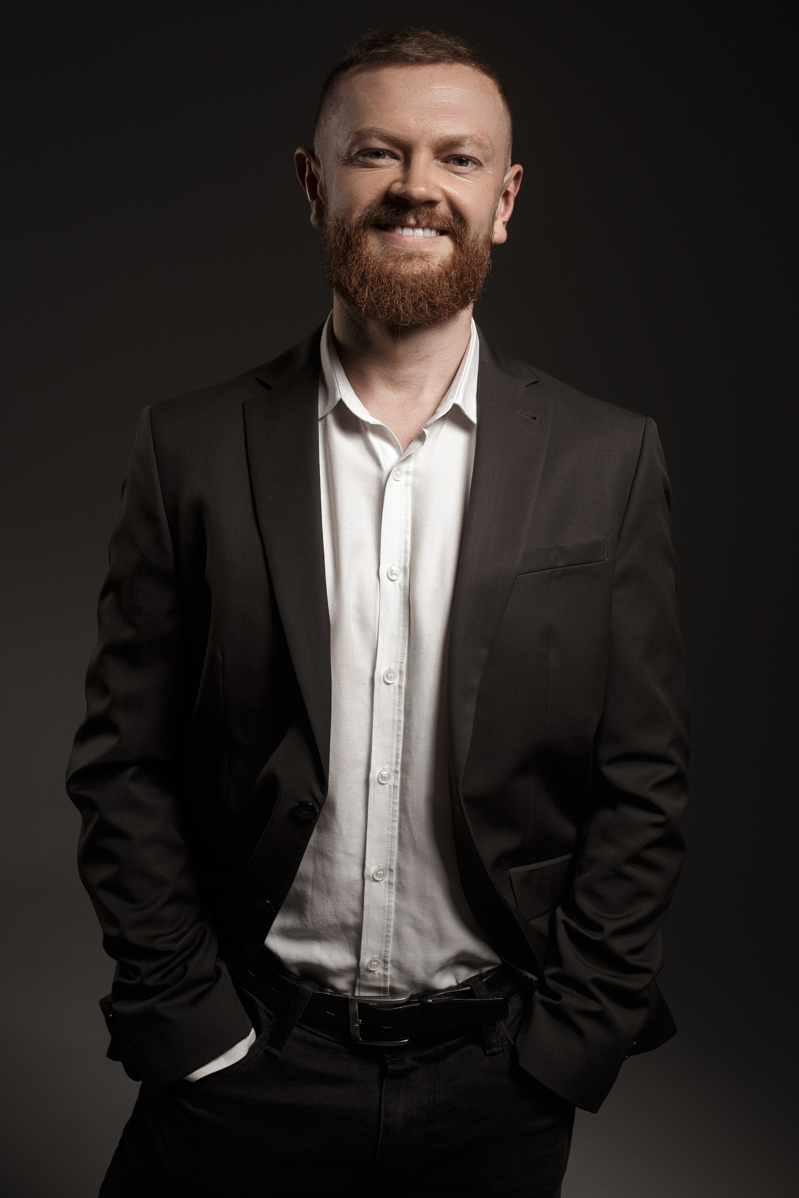 Корпоративный портрет для резюме, LinkedIn или презентации бизнеса