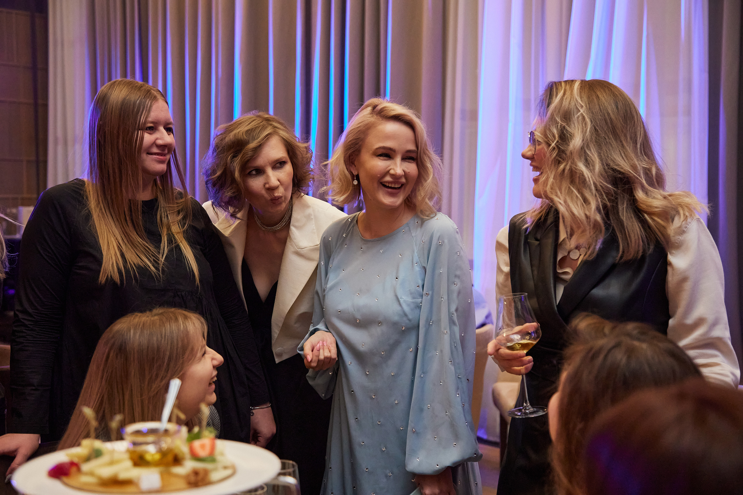 Корпоратив онлайн школы Marketplace.School. Репортажный и семейный фотограф Ухова Наталья в Москве