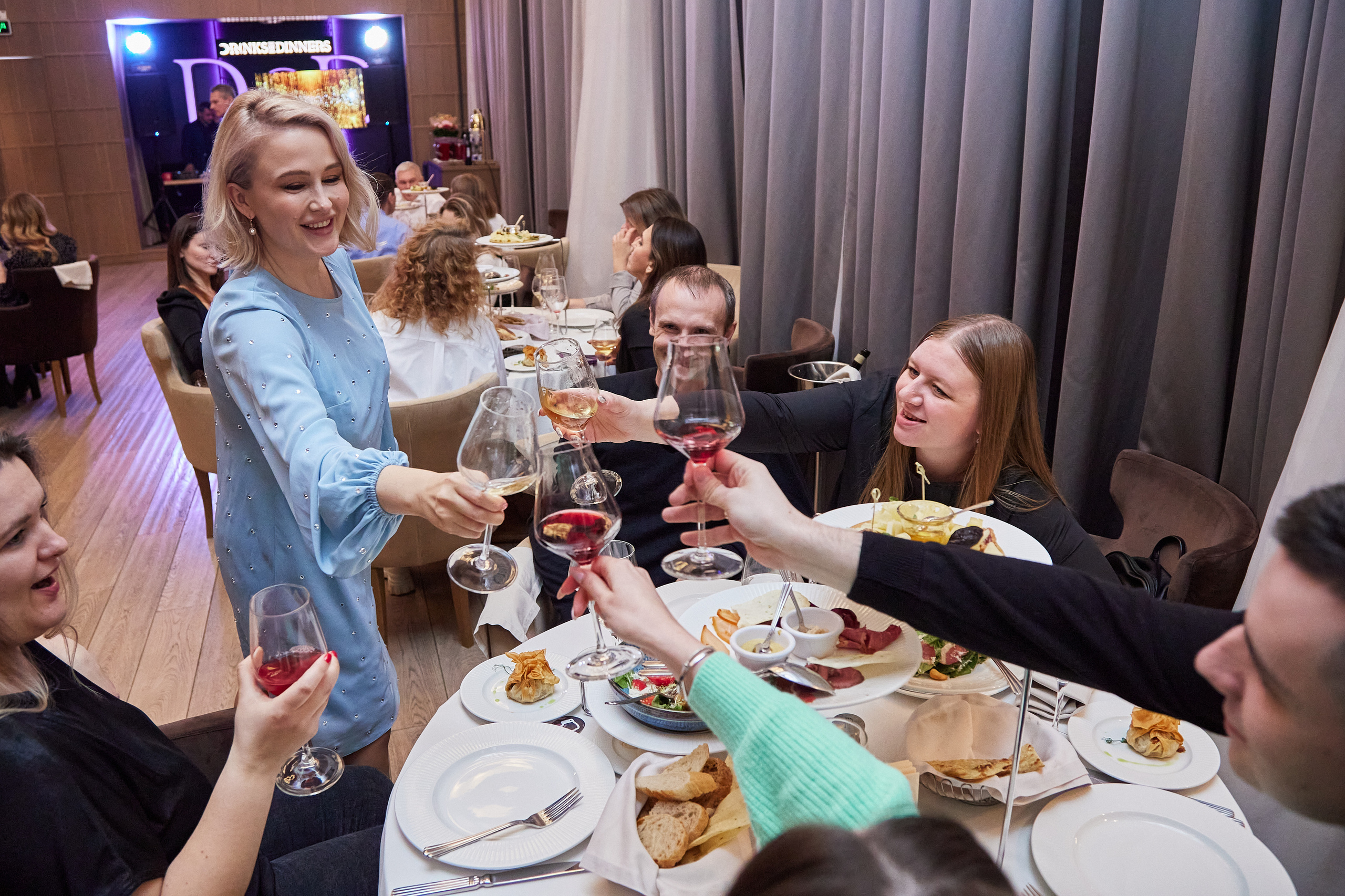 Корпоратив онлайн школы Marketplace.School. Репортажный и семейный фотограф Ухова Наталья в Москве