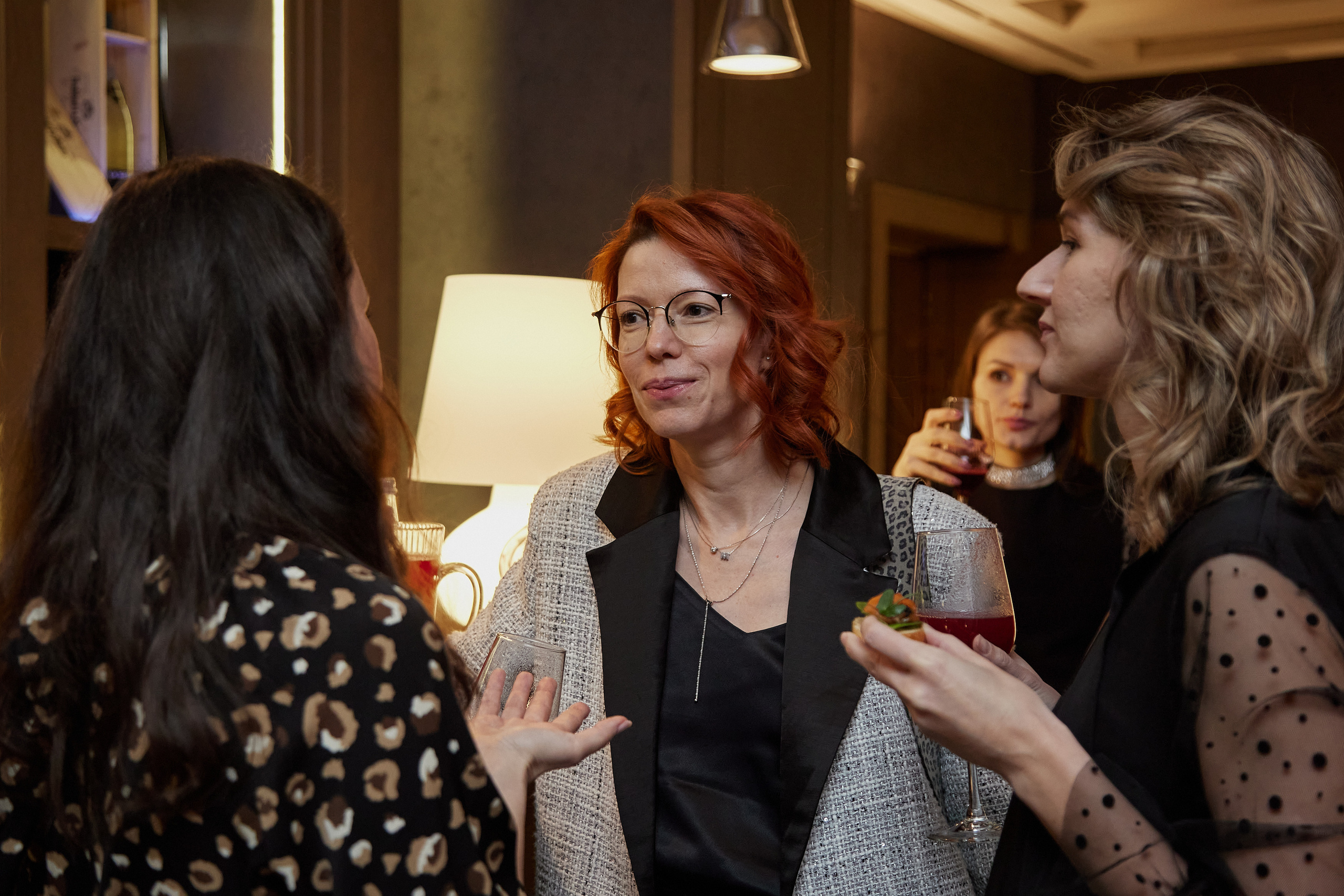 Корпоратив онлайн школы Marketplace.School. Репортажный и семейный фотограф Ухова Наталья в Москве