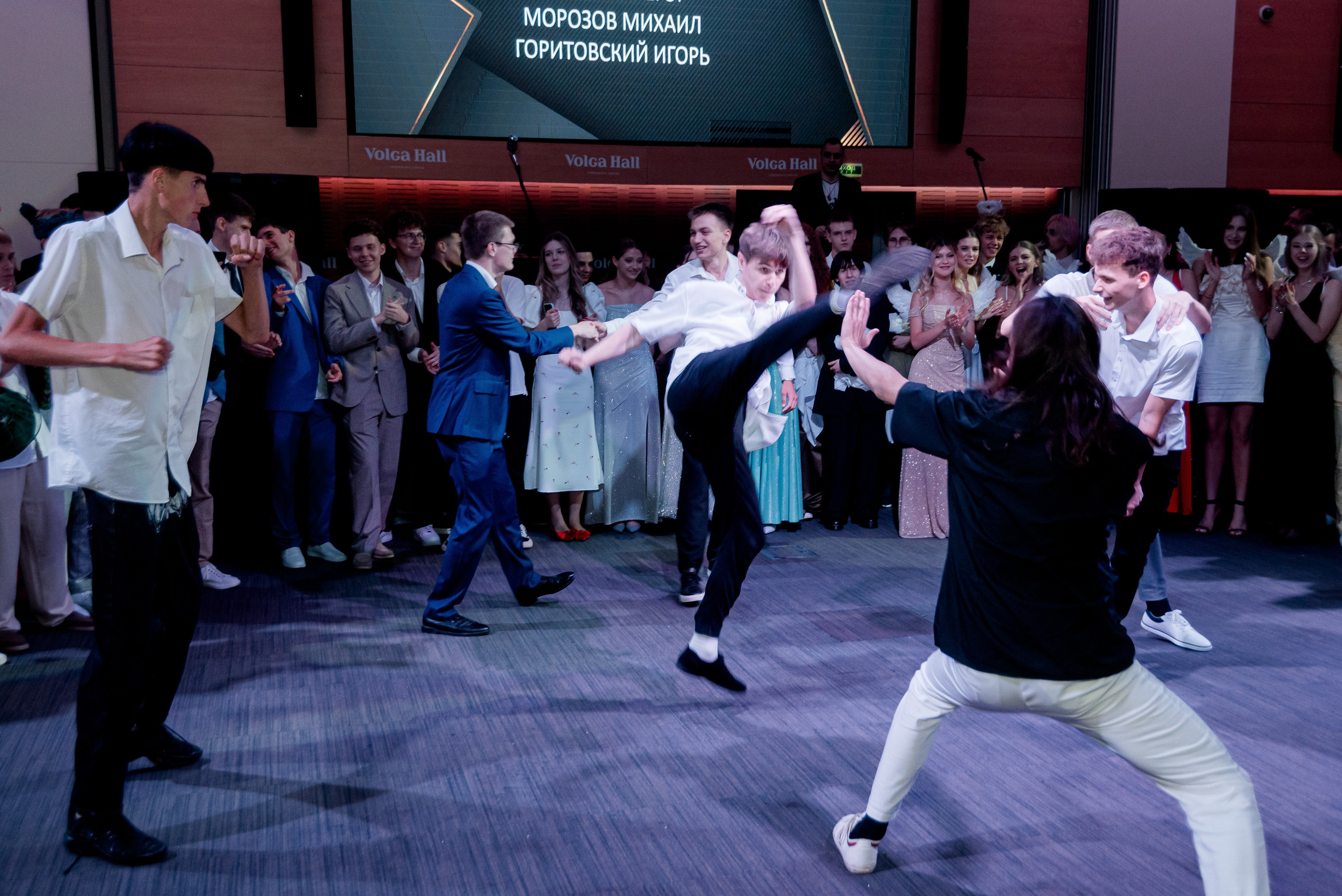 5 Лицей. Музкомедия. Хиллтон. Фотограф в Волгограде и Волжском Александр Горбань