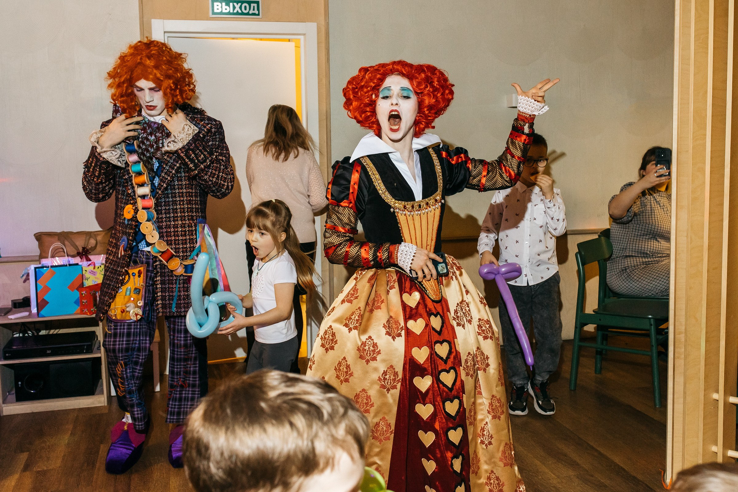 Алиса в стране чудес