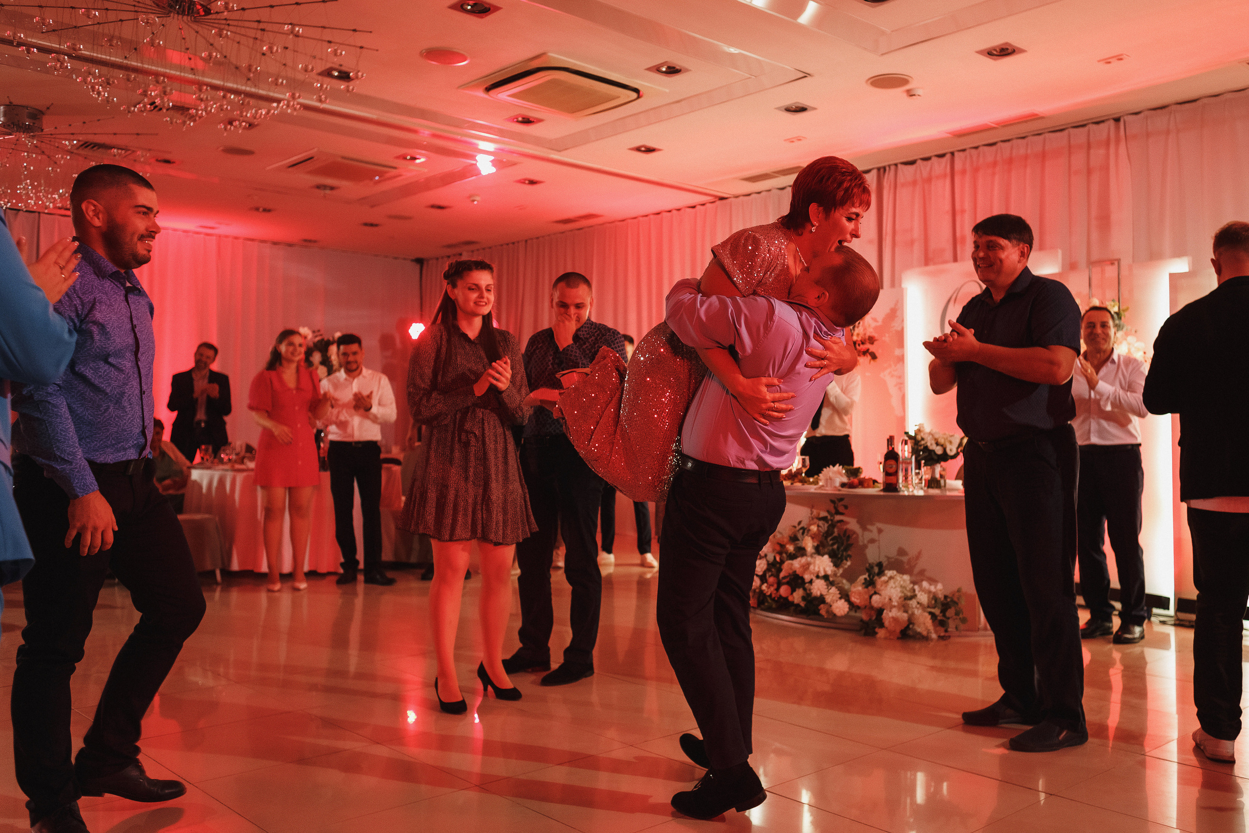 Незабываемые свадебные фотографии Олега и Насти в Golden Horse. Свадебный и семейный фотограф в Таганроге Бакарюк Антон