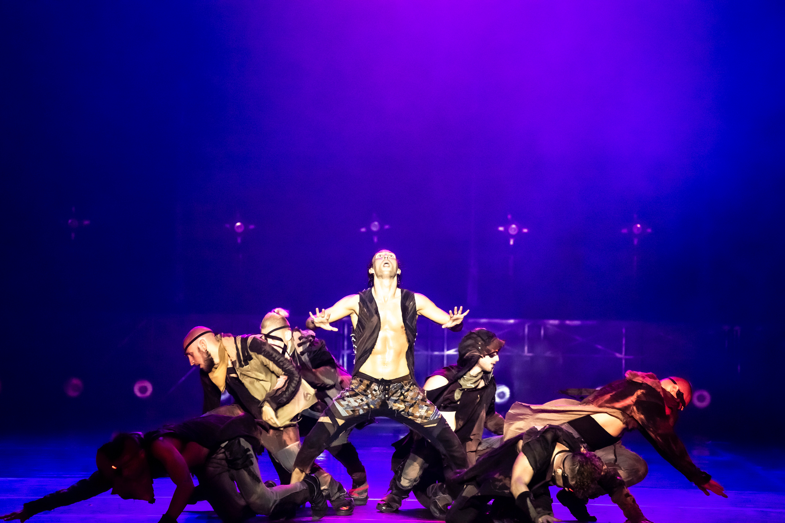 Парфюмер хореографический спектакль театр Европа на сцене Зимнего. Фотограф в Сочи Юрий Шептаев