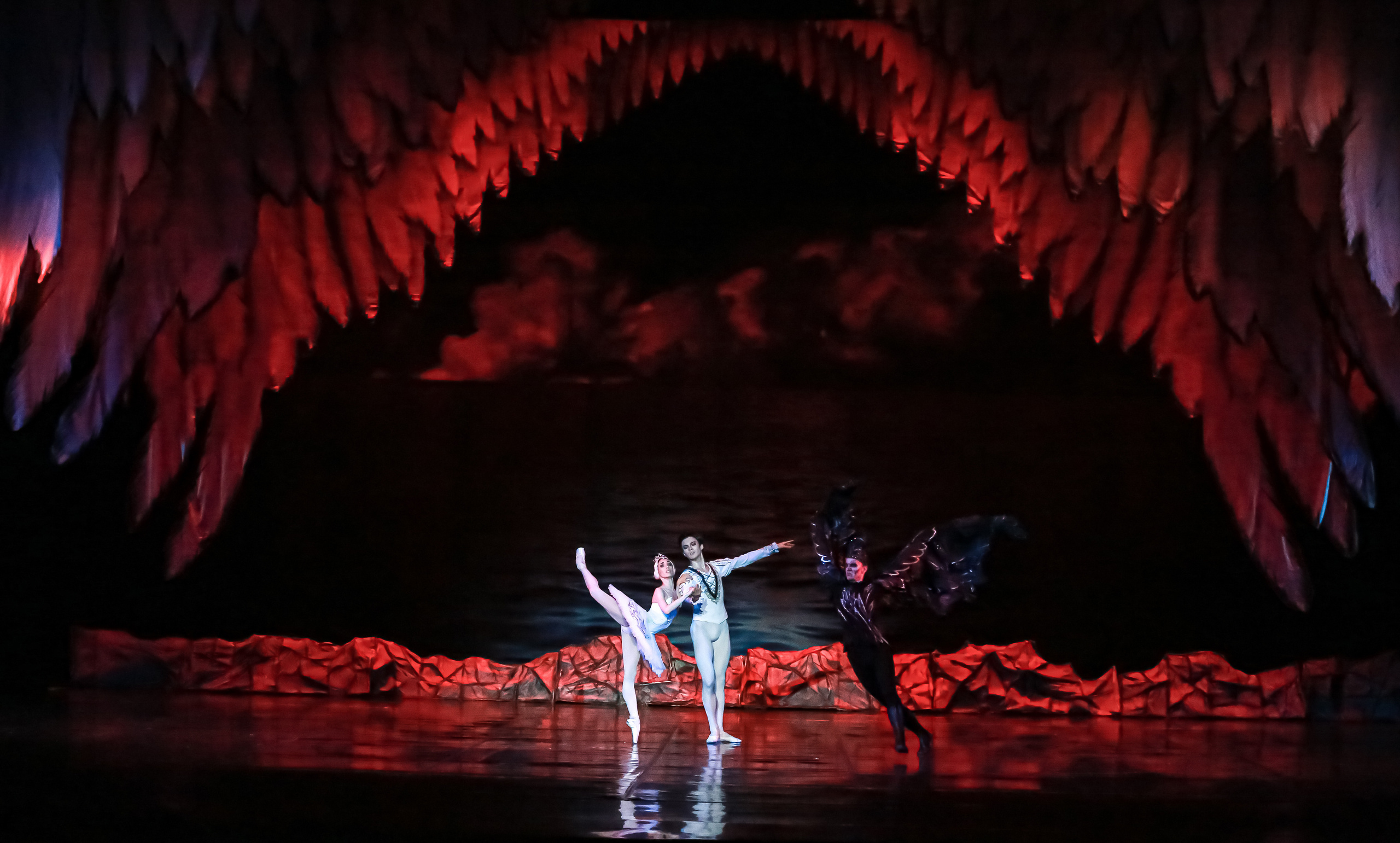 Спектакль Лебединое озеро Марийского театра оперы и балета Зимний. Фотограф в Сочи Юрий Шептаев