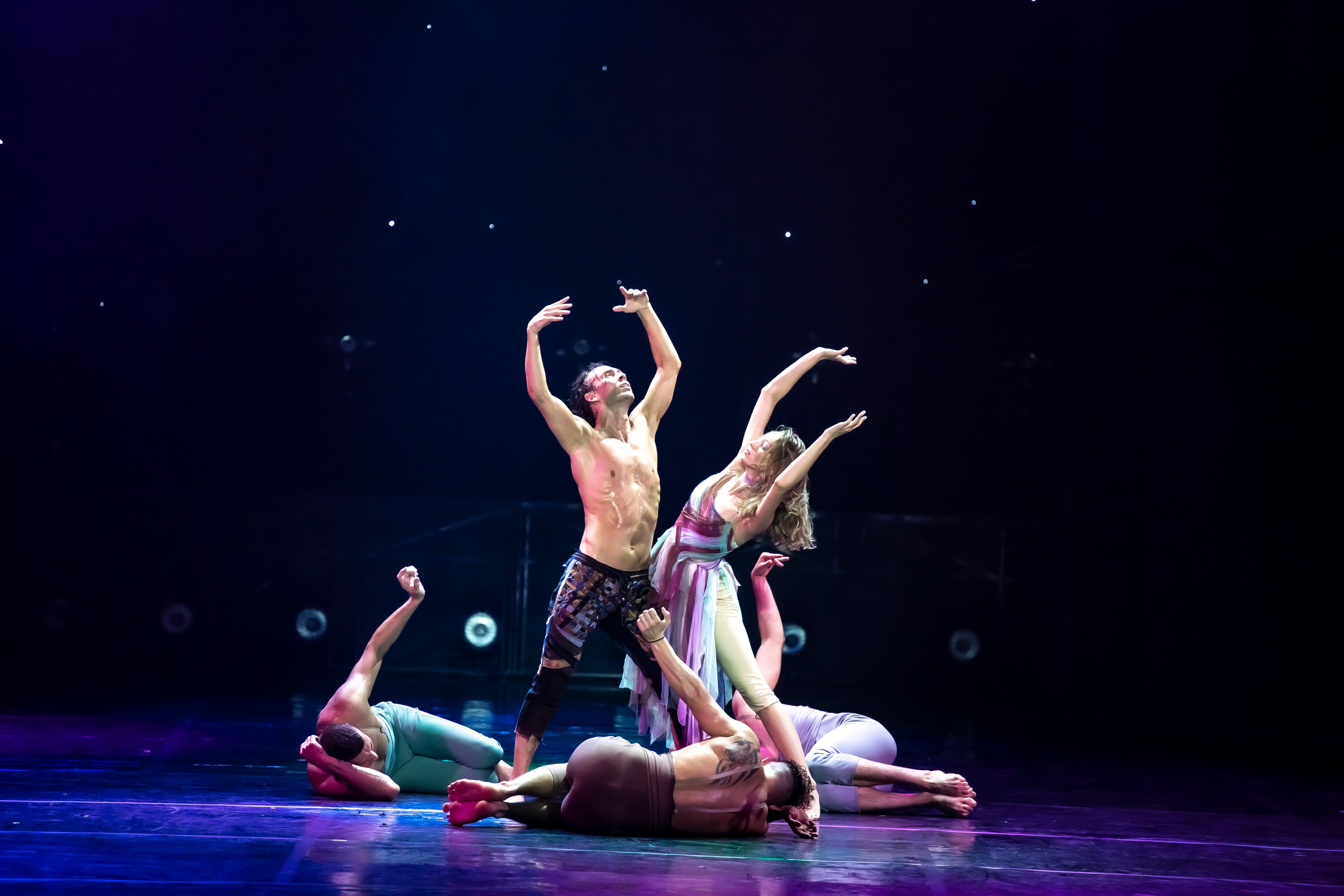 Парфюмер хореографический спектакль театр Европа на сцене Зимнего. Фотограф в Сочи Юрий Шептаев