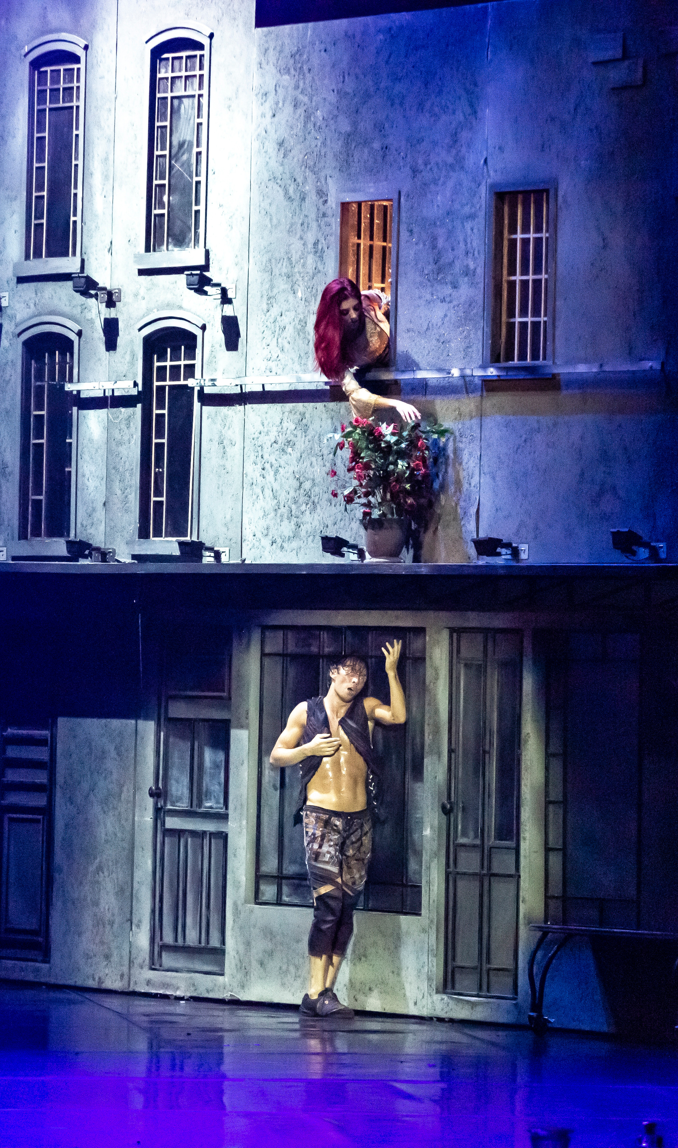 Парфюмер хореографический спектакль театр Европа на сцене Зимнего. Фотограф в Сочи Юрий Шептаев