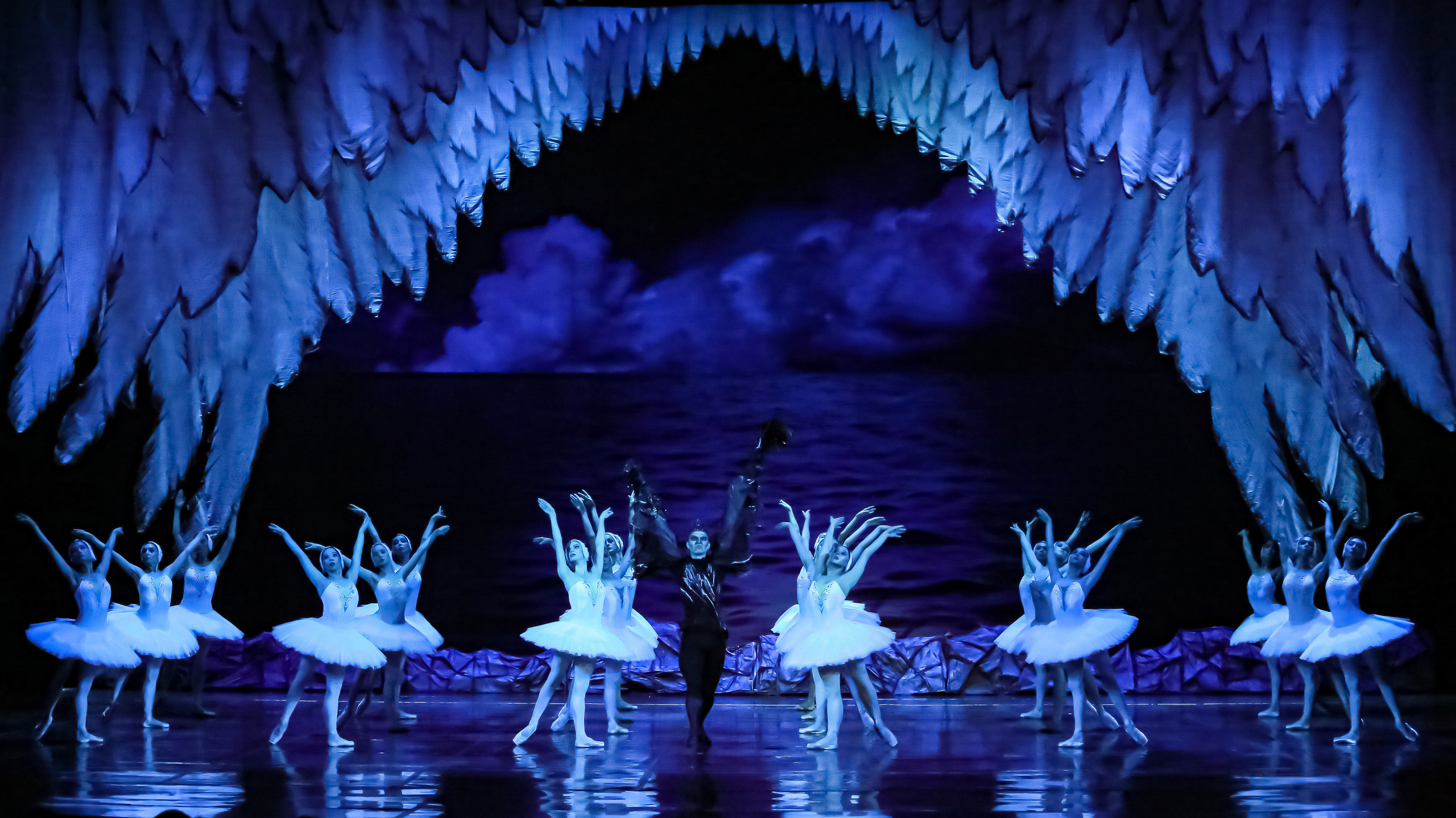 Спектакль Лебединое озеро Марийского театра оперы и балета Зимний. Фотограф в Сочи Юрий Шептаев