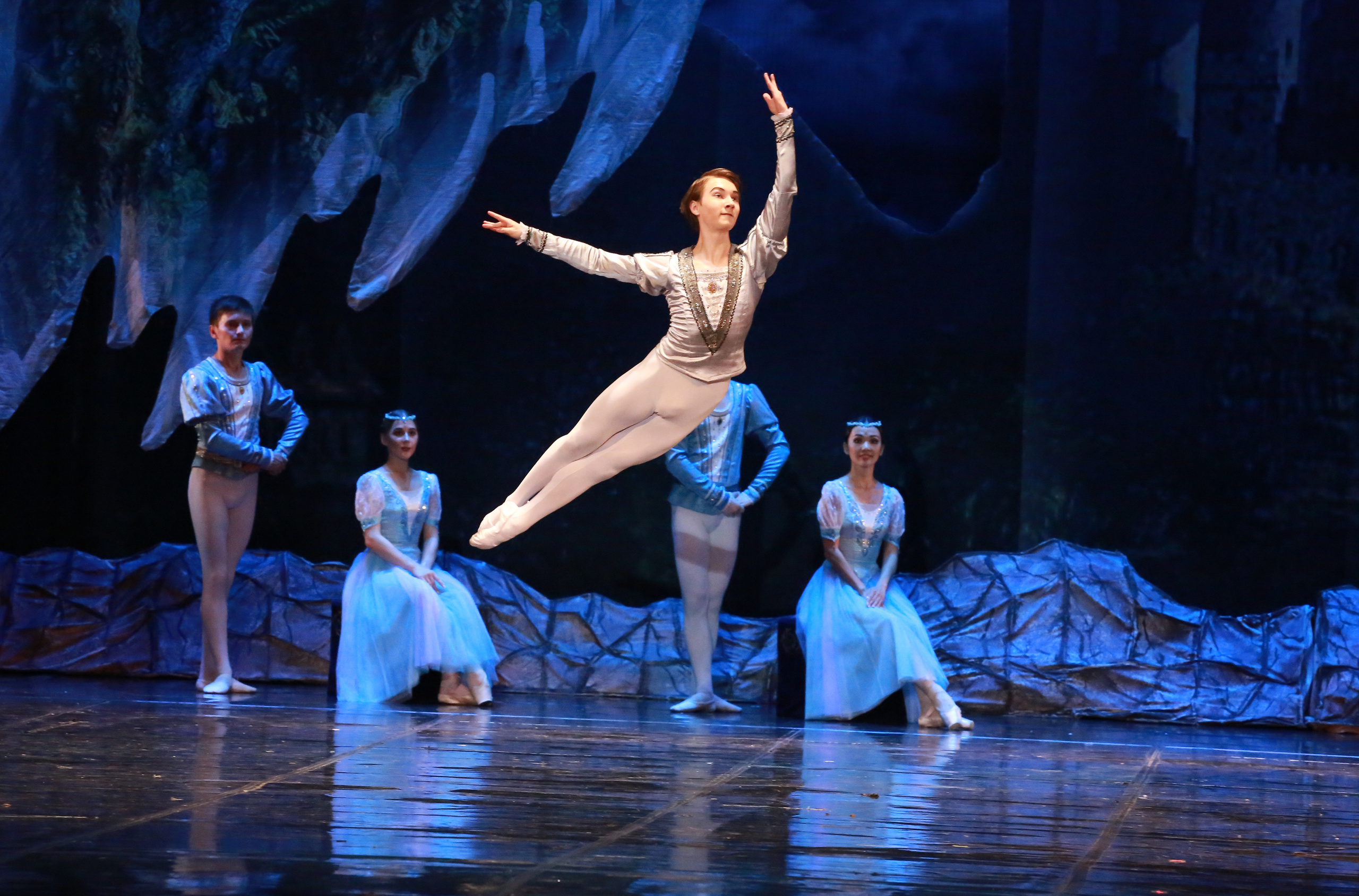 Спектакль Лебединое озеро Марийского театра оперы и балета Зимний. Фотограф в Сочи Юрий Шептаев