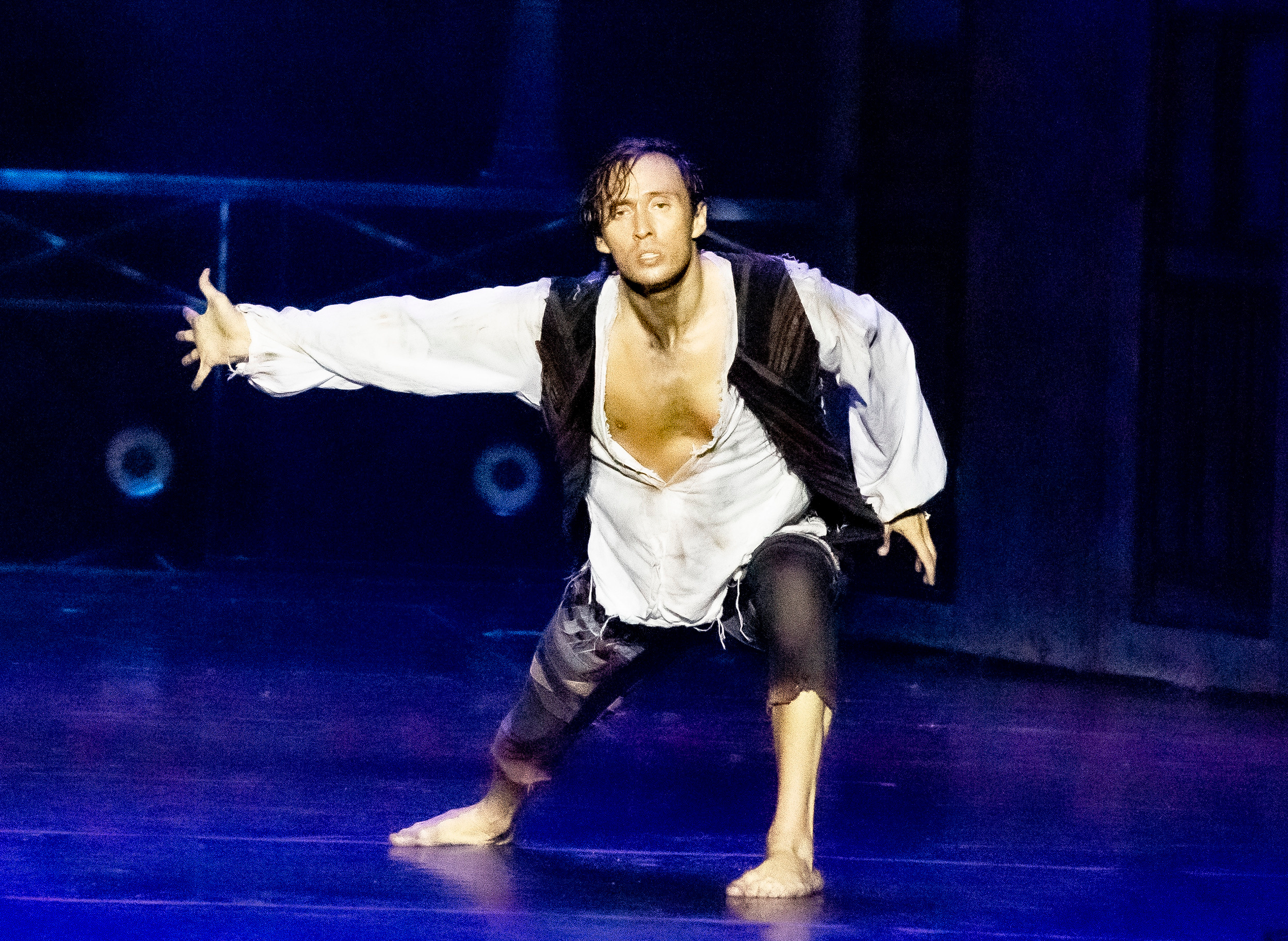 Парфюмер хореографический спектакль театр Европа на сцене Зимнего. Фотограф в Сочи Юрий Шептаев